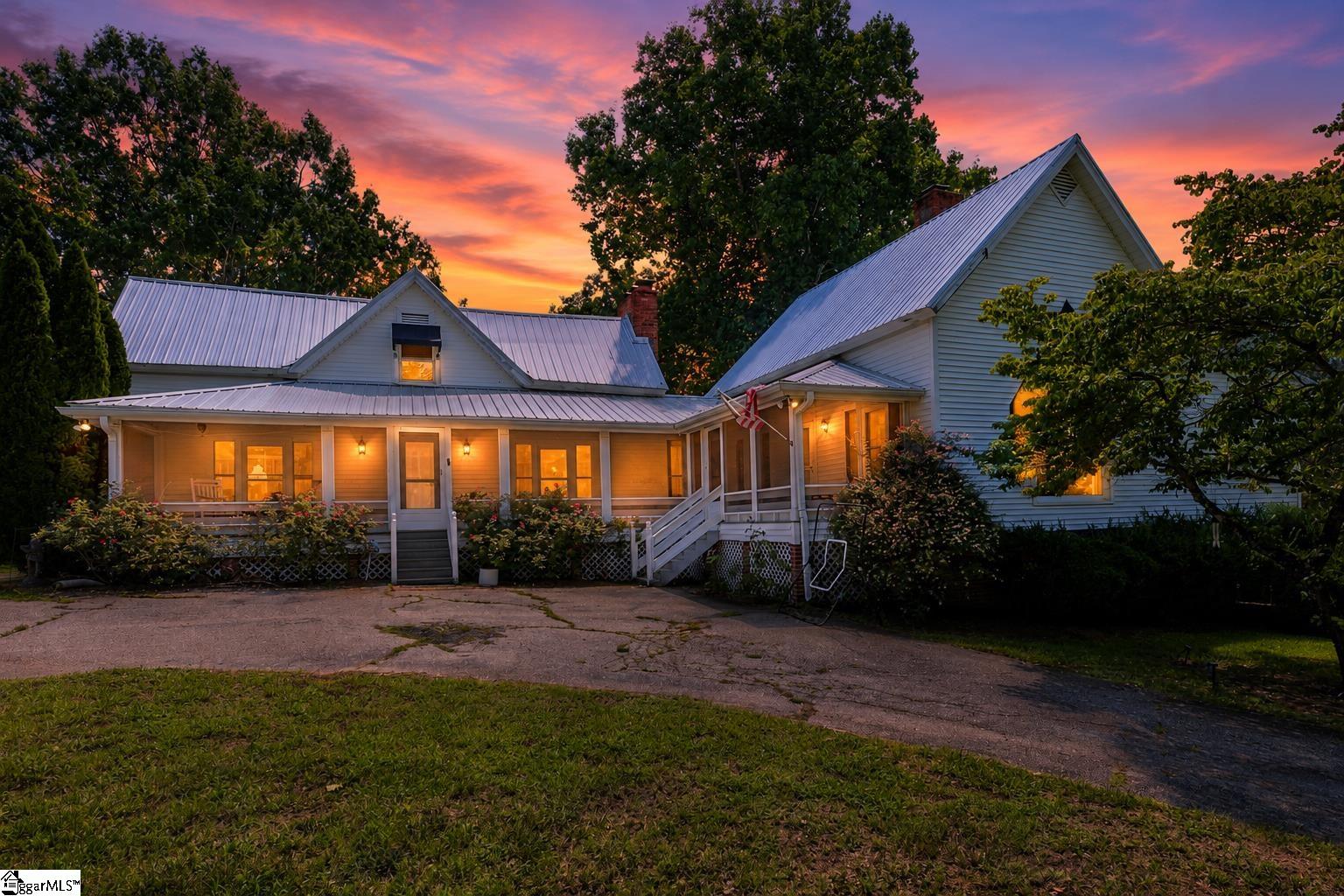 1124 Tugaloo Road Property Photo 2