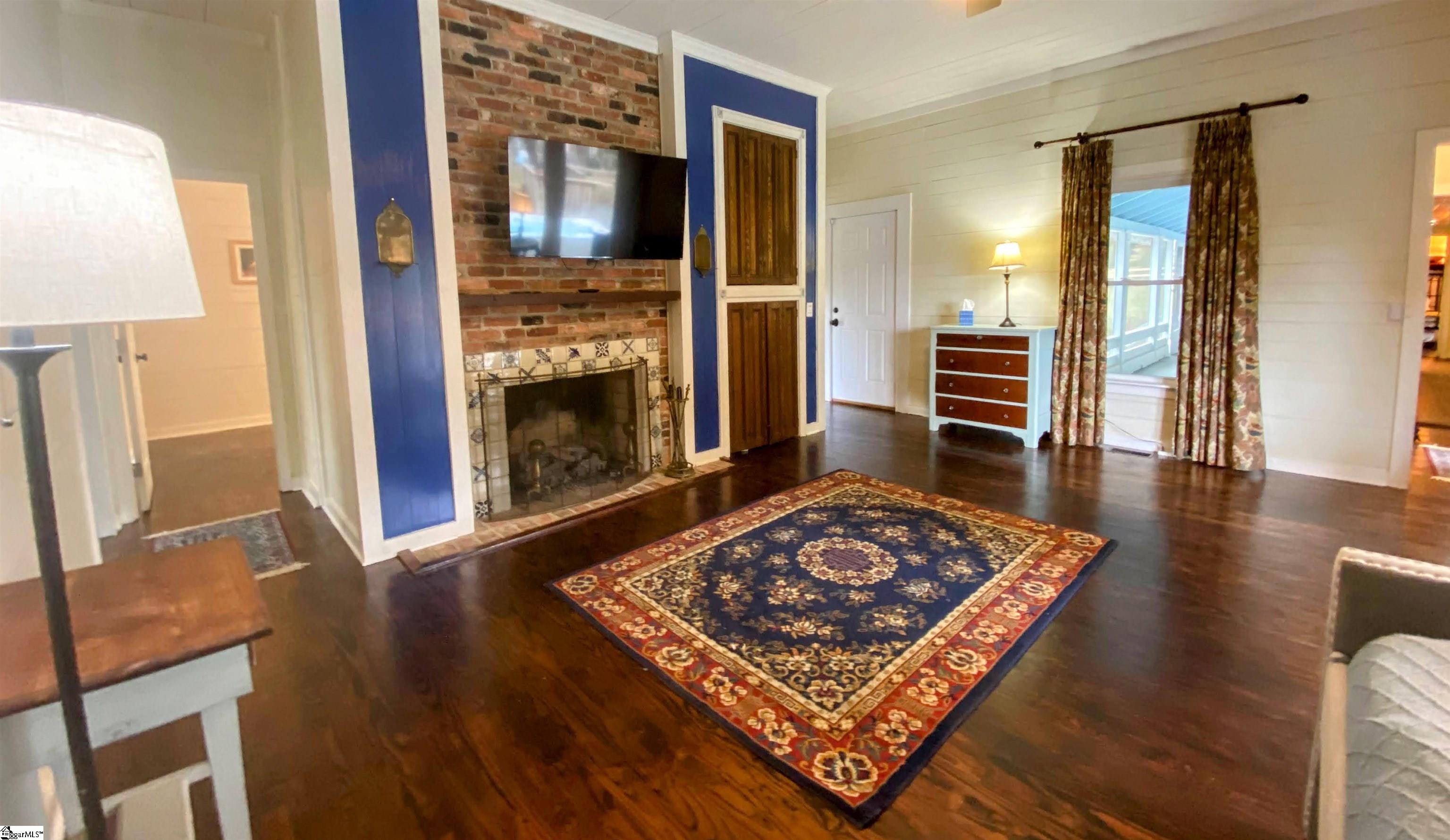 1124 Tugaloo Road Property Photo 11