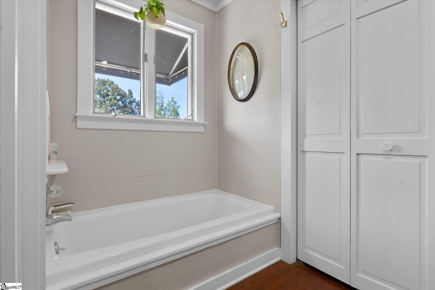 1124 Tugaloo Road Property Photo 15