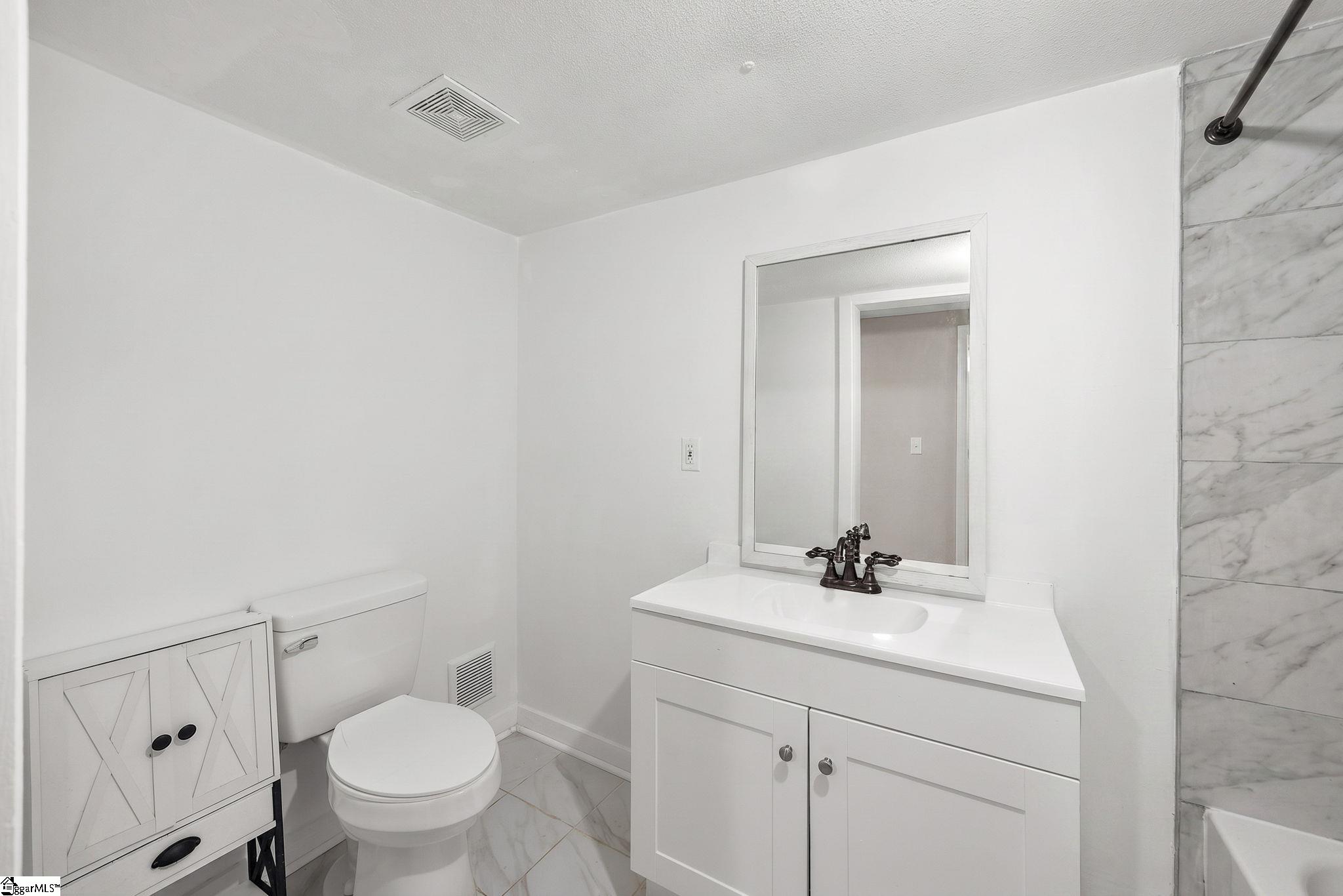 217 Old River Road Property Photo 15