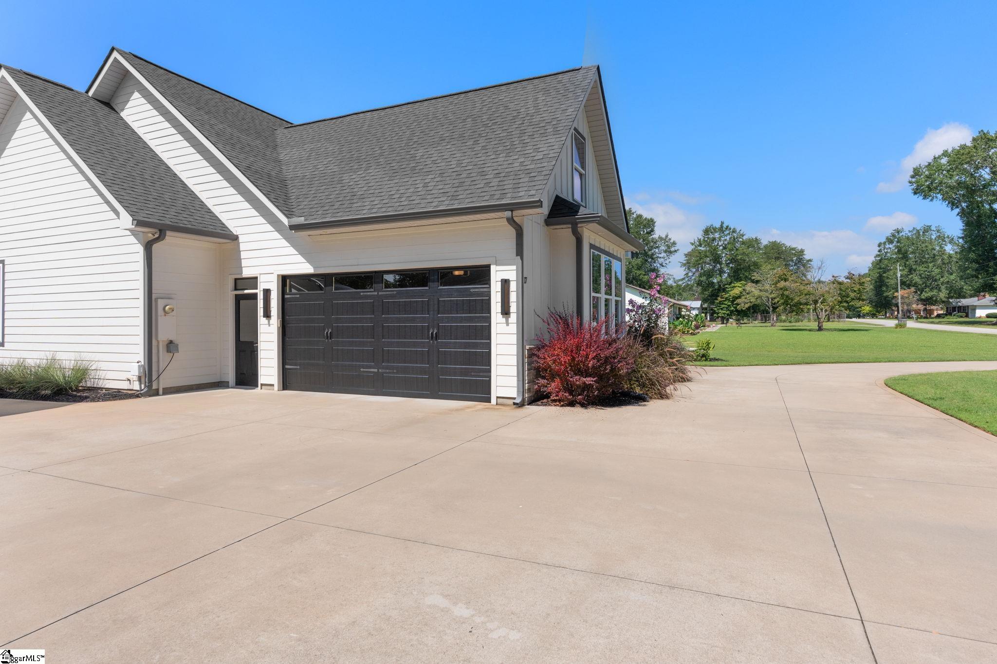 17 Joan Drive Property Photo 29