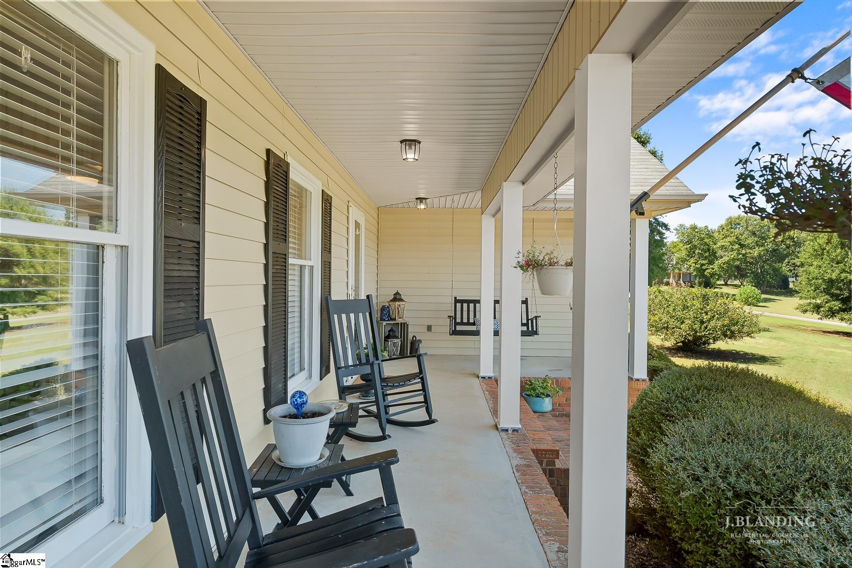 214 Devon Way Property Photo 3