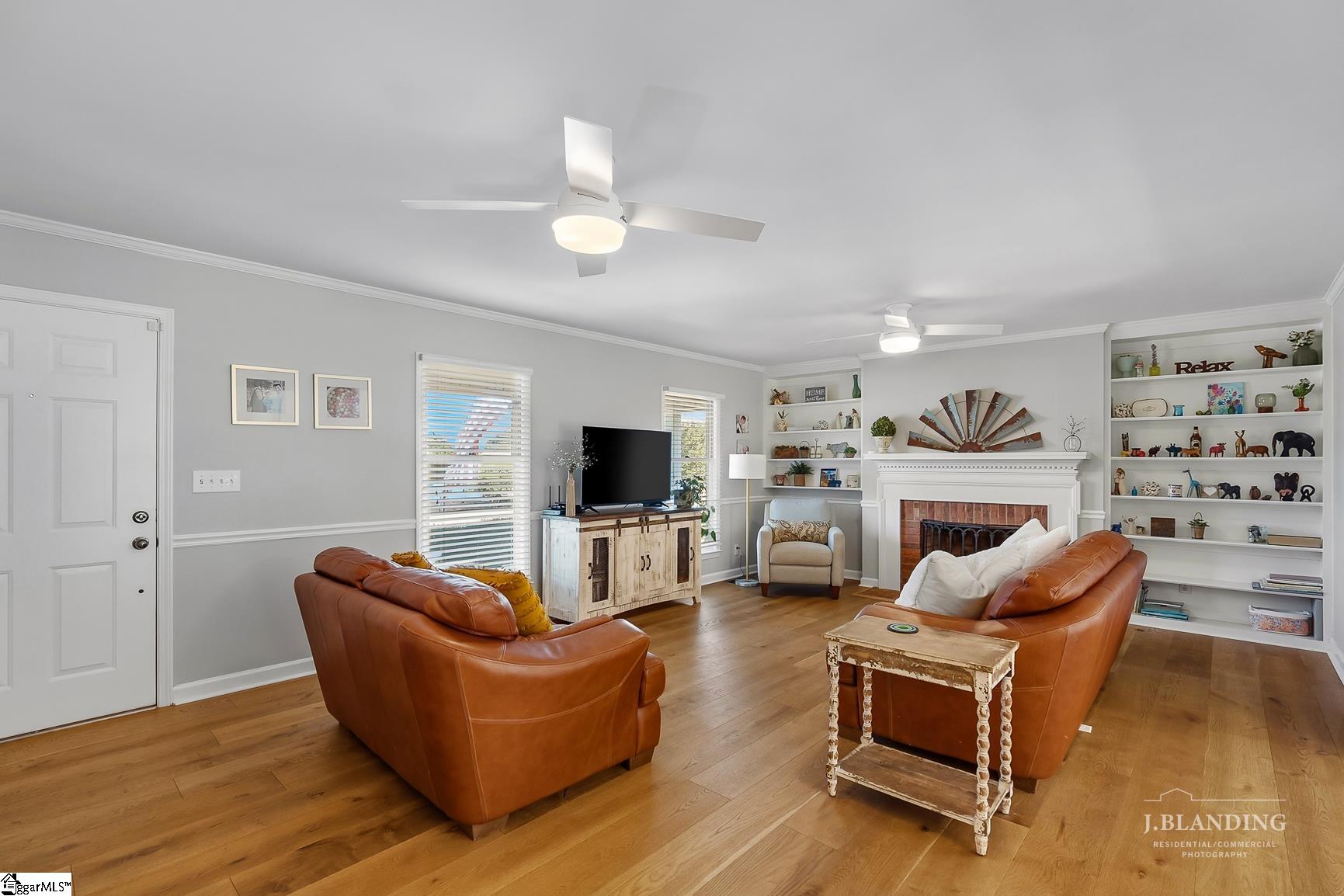 214 Devon Way Property Photo 6