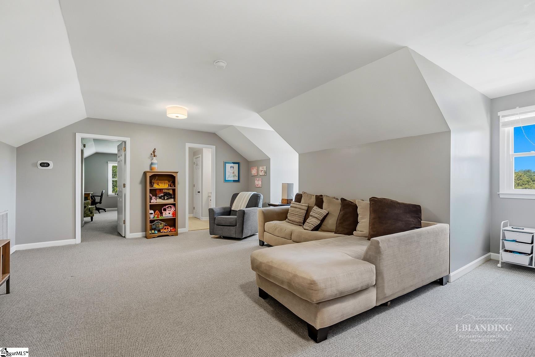 214 Devon Way Property Photo 27
