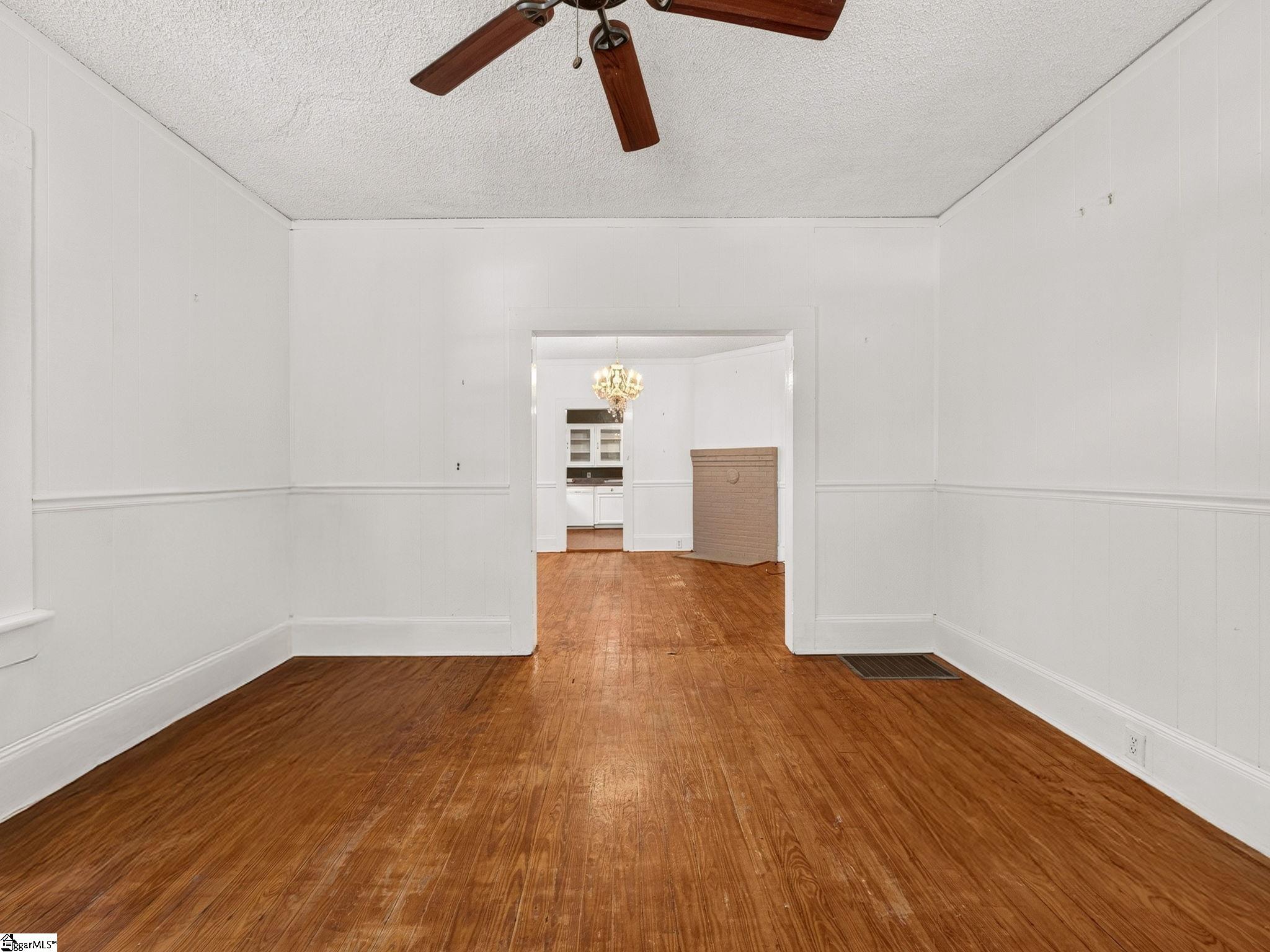 642 S Irwin Avenue Property Photo 6