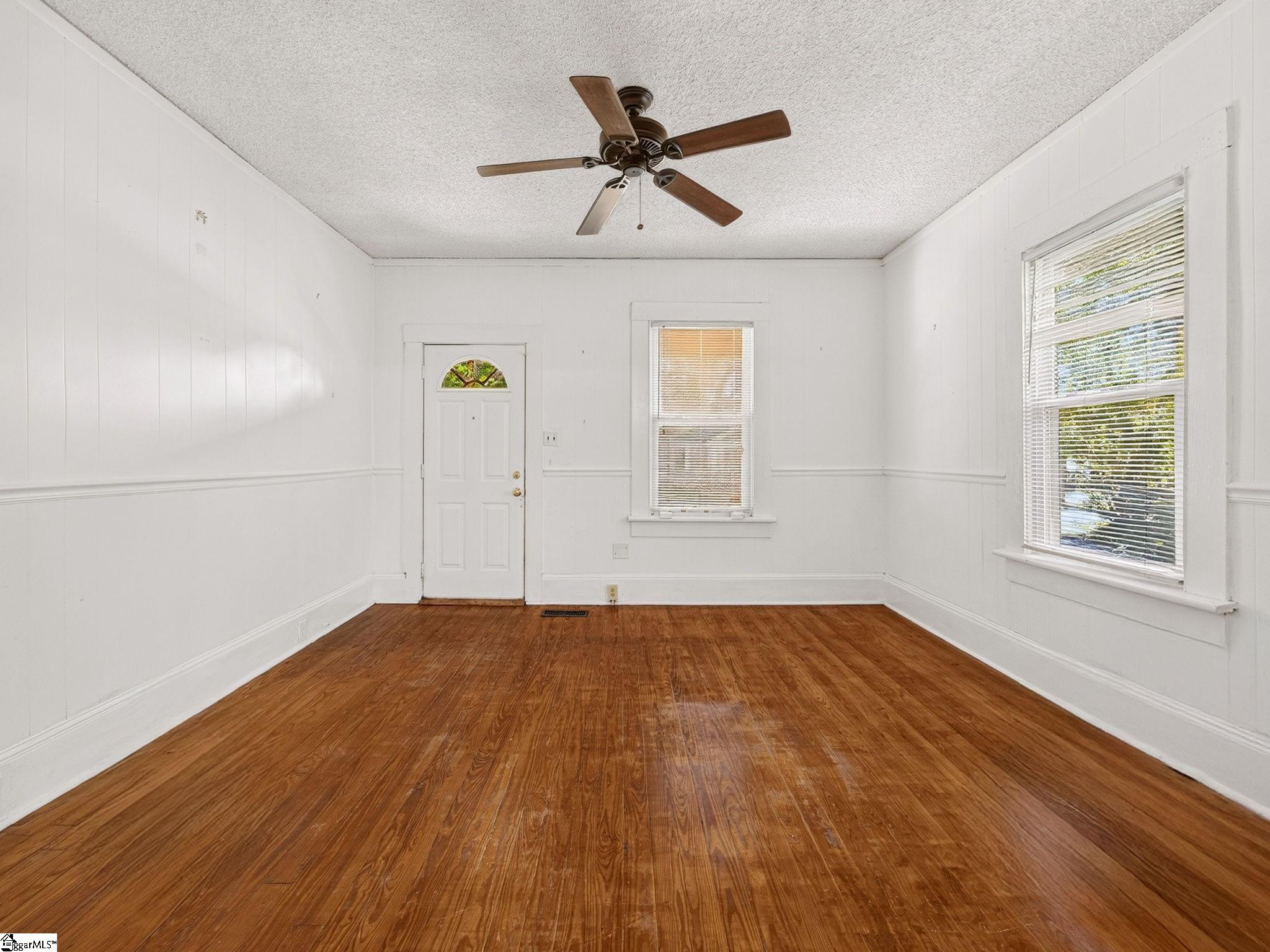 642 S Irwin Avenue Property Photo 8