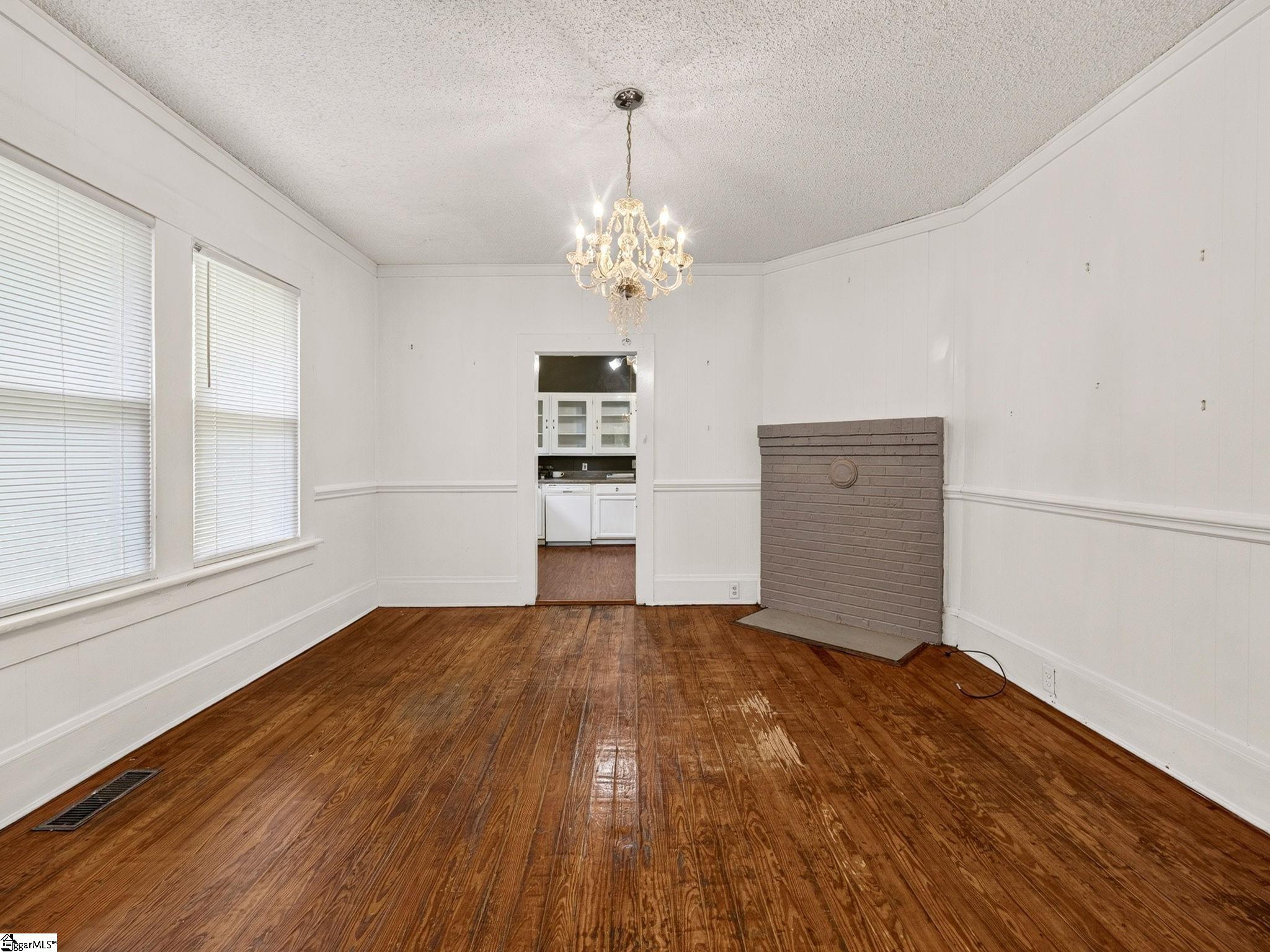 642 S Irwin Avenue Property Photo 9