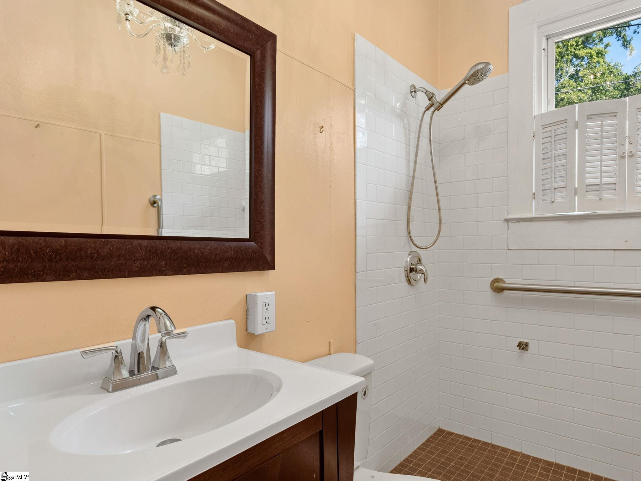 642 S Irwin Avenue Property Photo 15