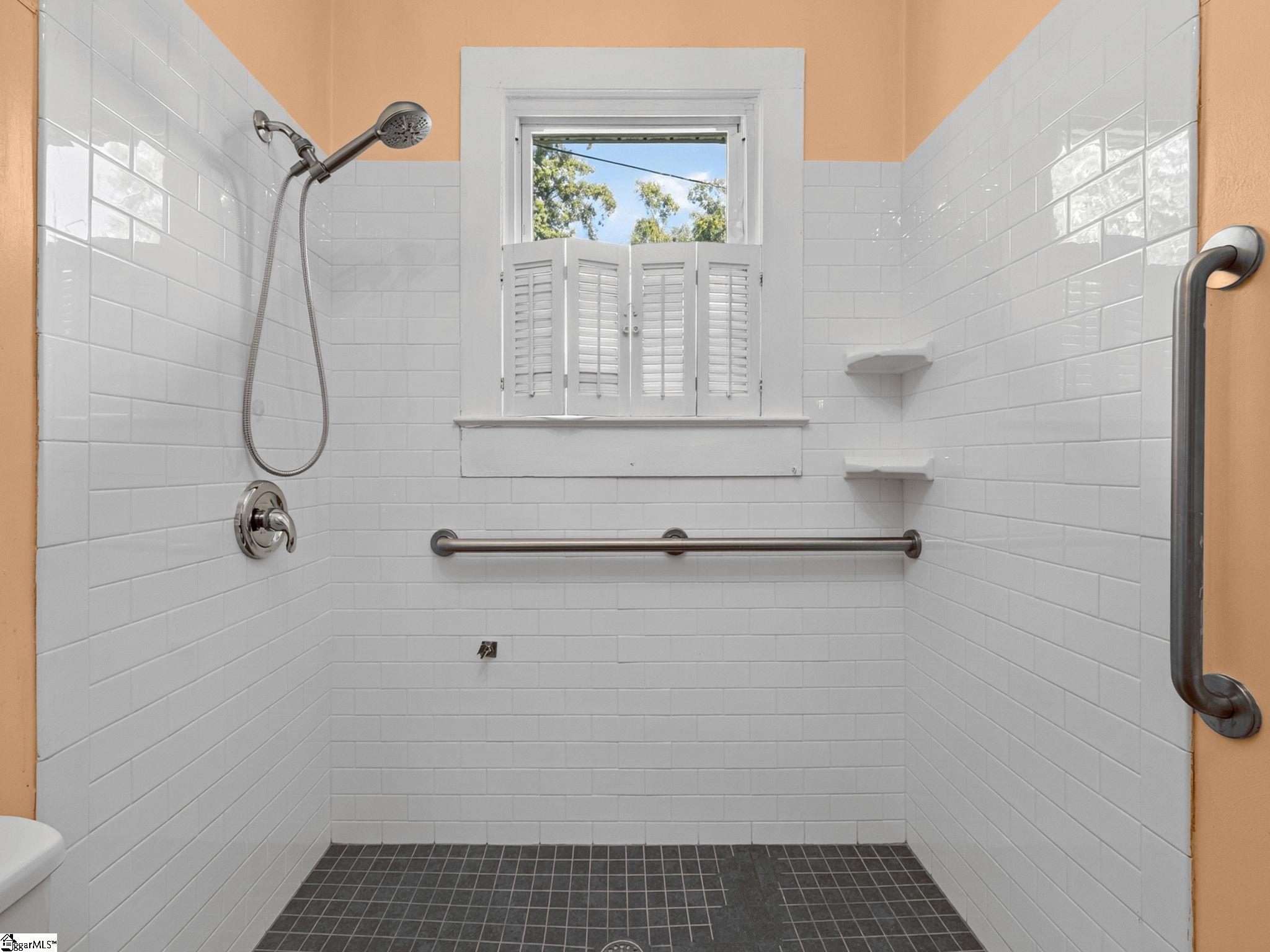 642 S Irwin Avenue Property Photo 17