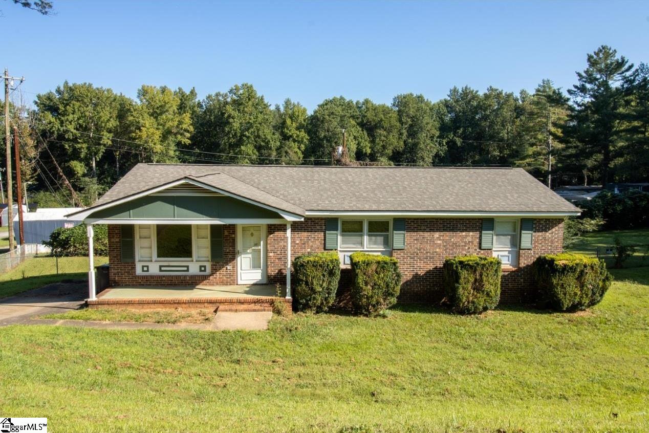 410 McElhaney Road Property Photo 1