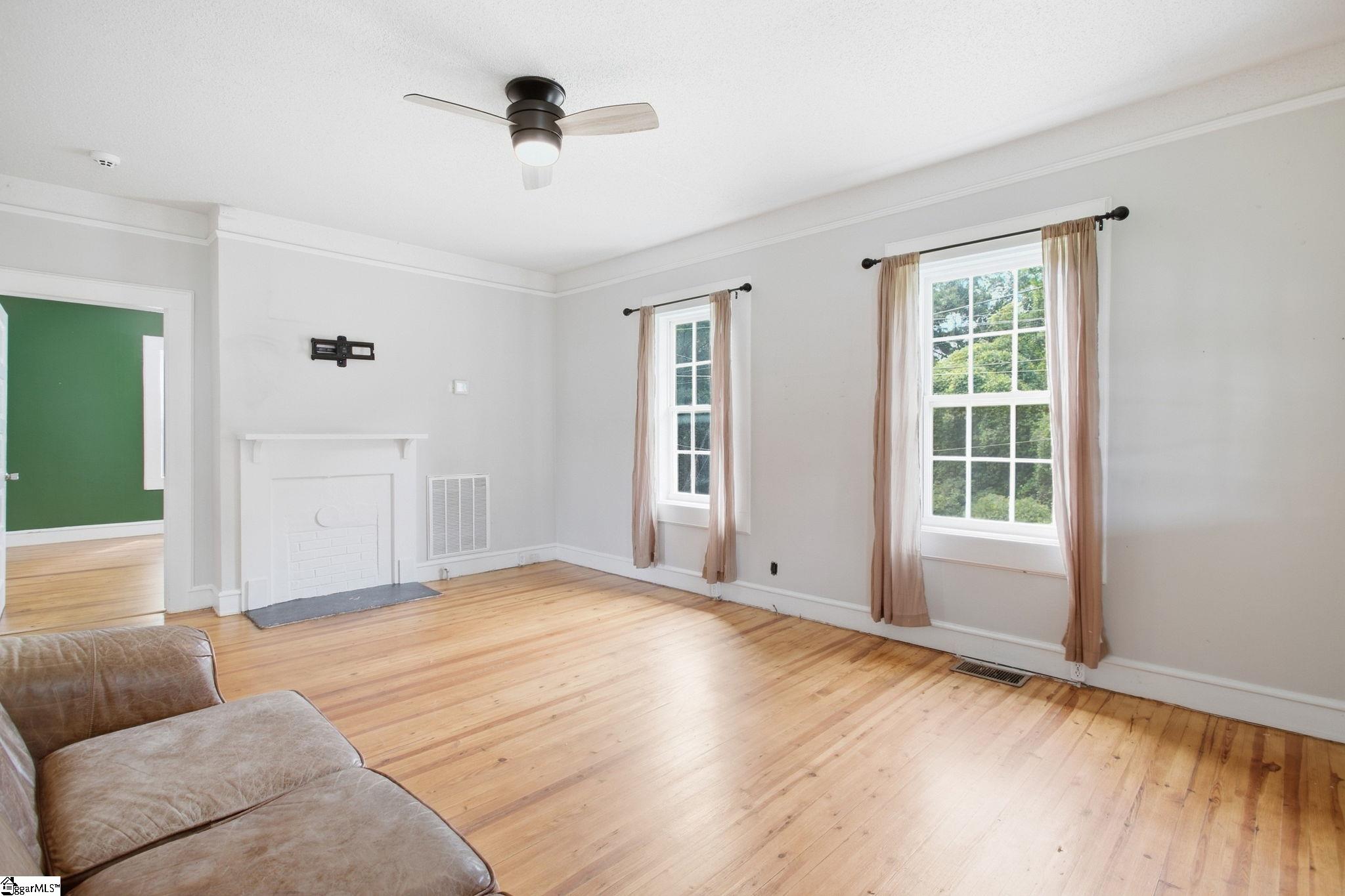 19 Clemson Street Property Photo 5