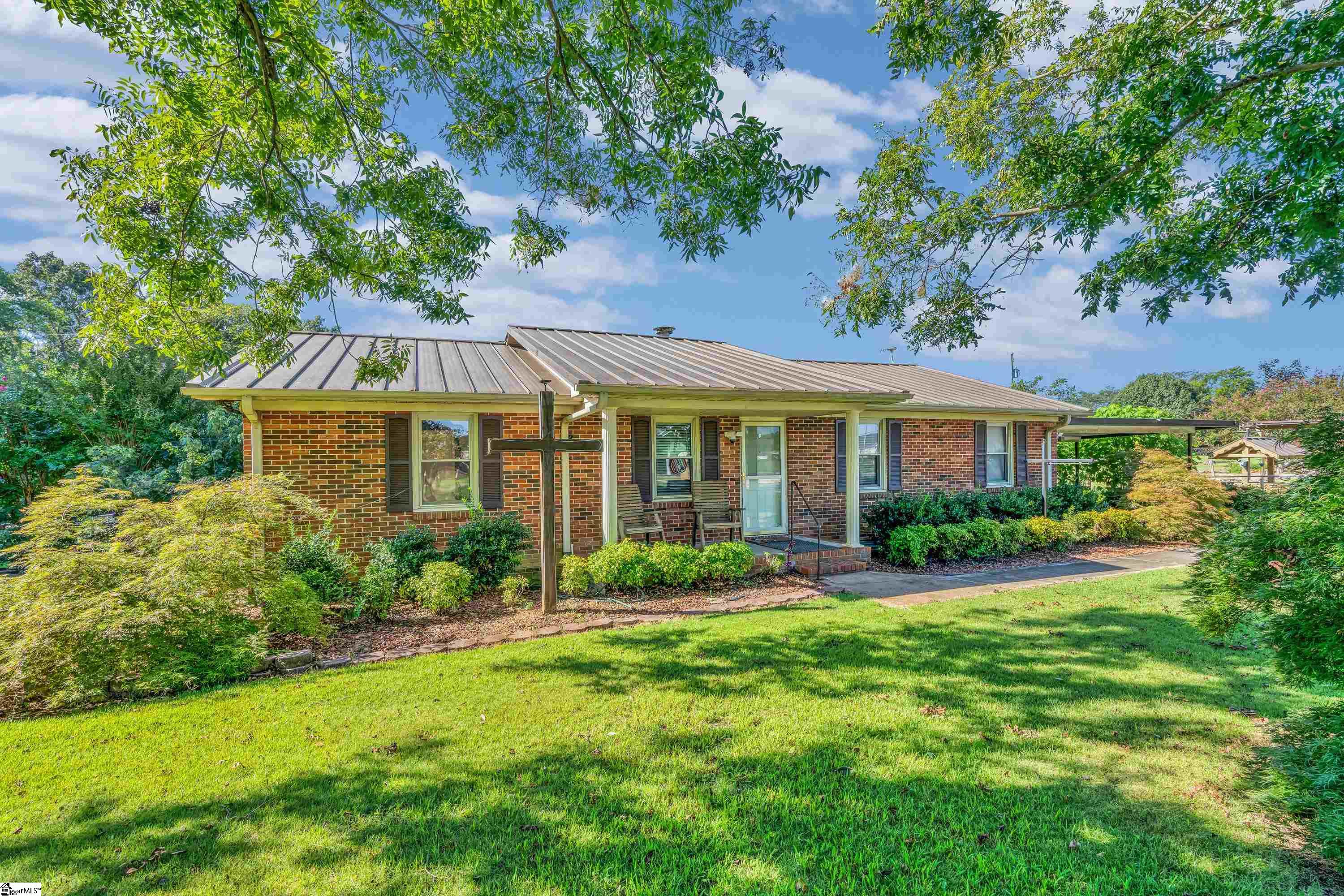 619 Foster Road Property Photo 1