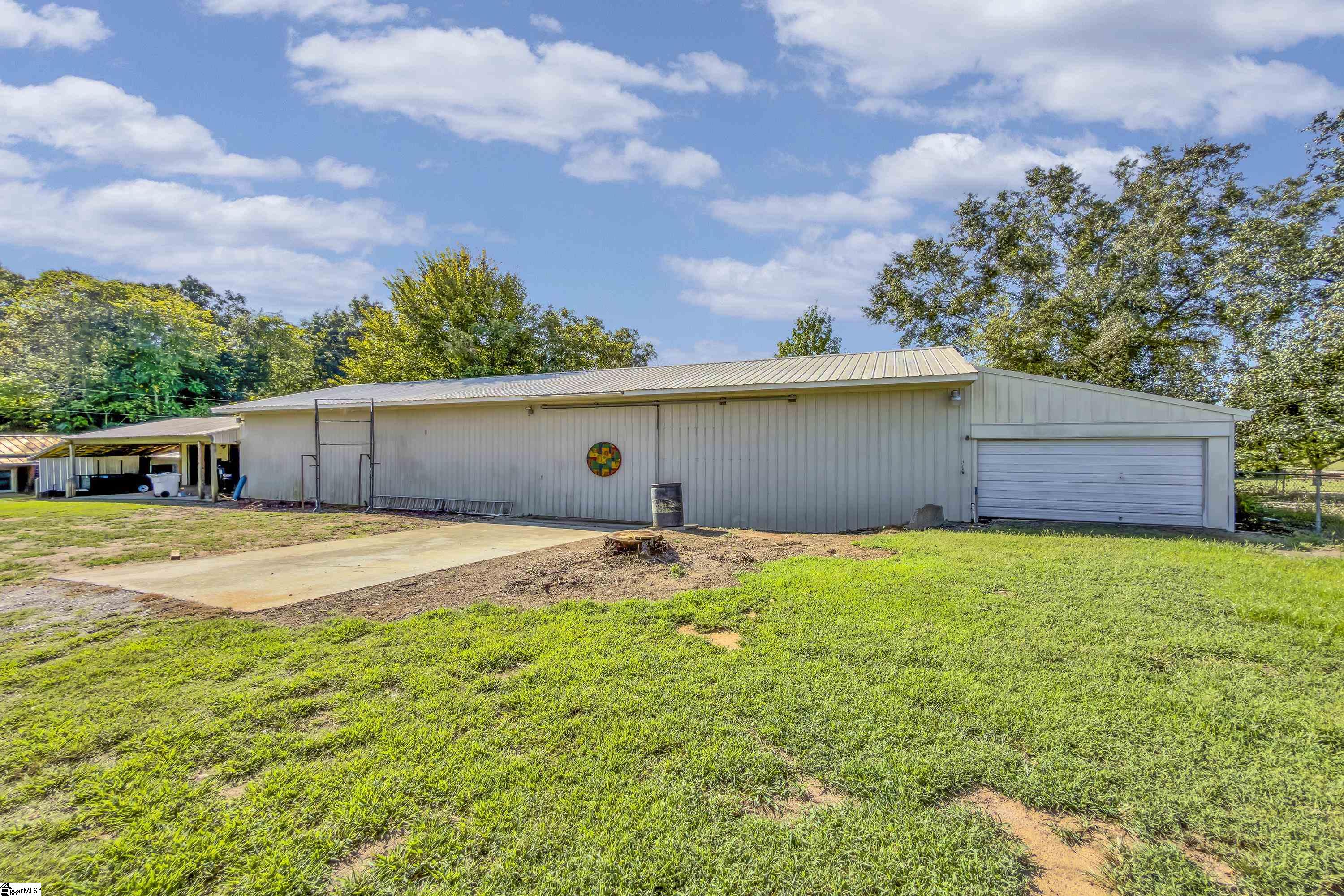 619 Foster Road Property Photo 3