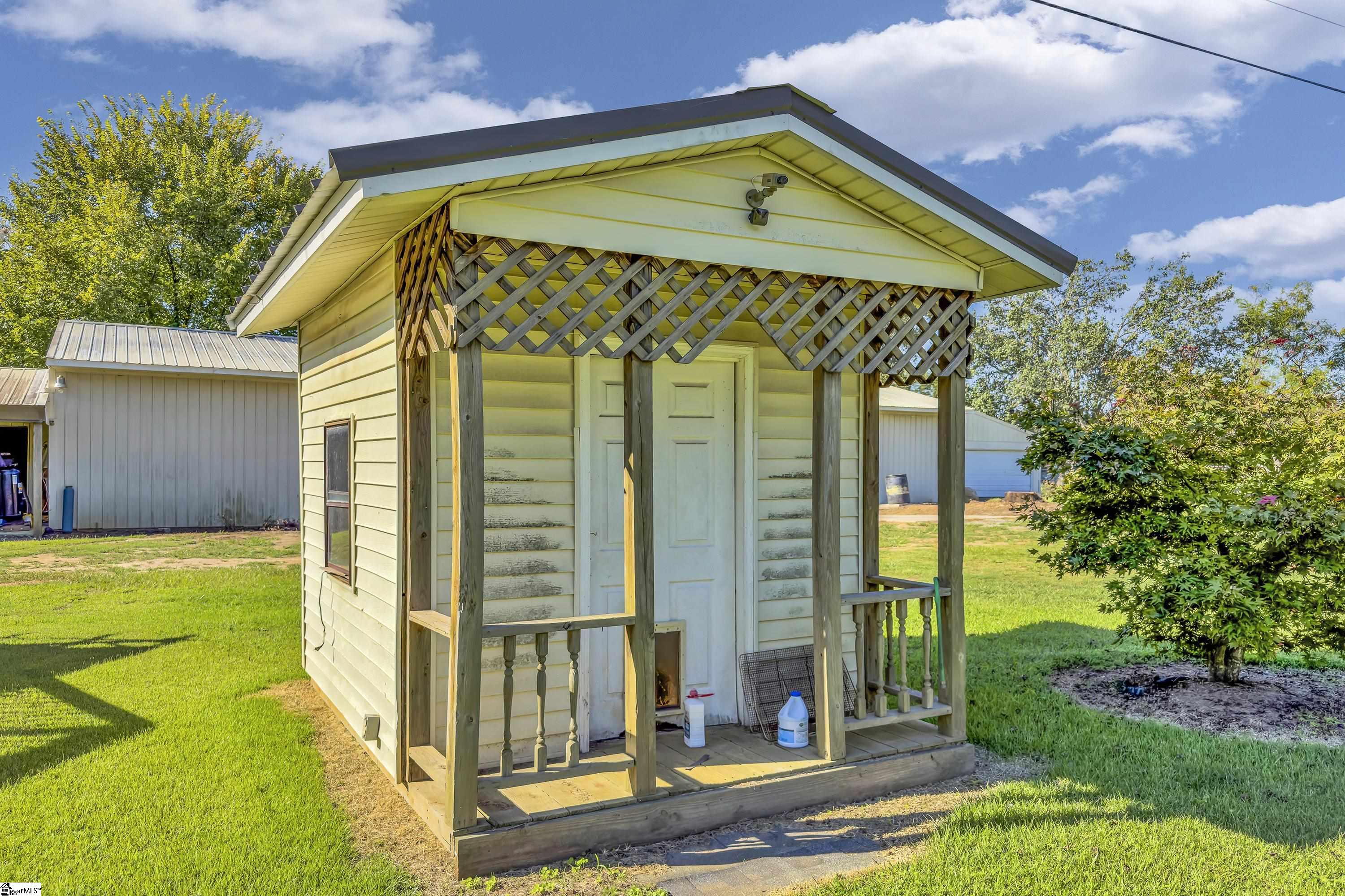 619 Foster Road Property Photo 31