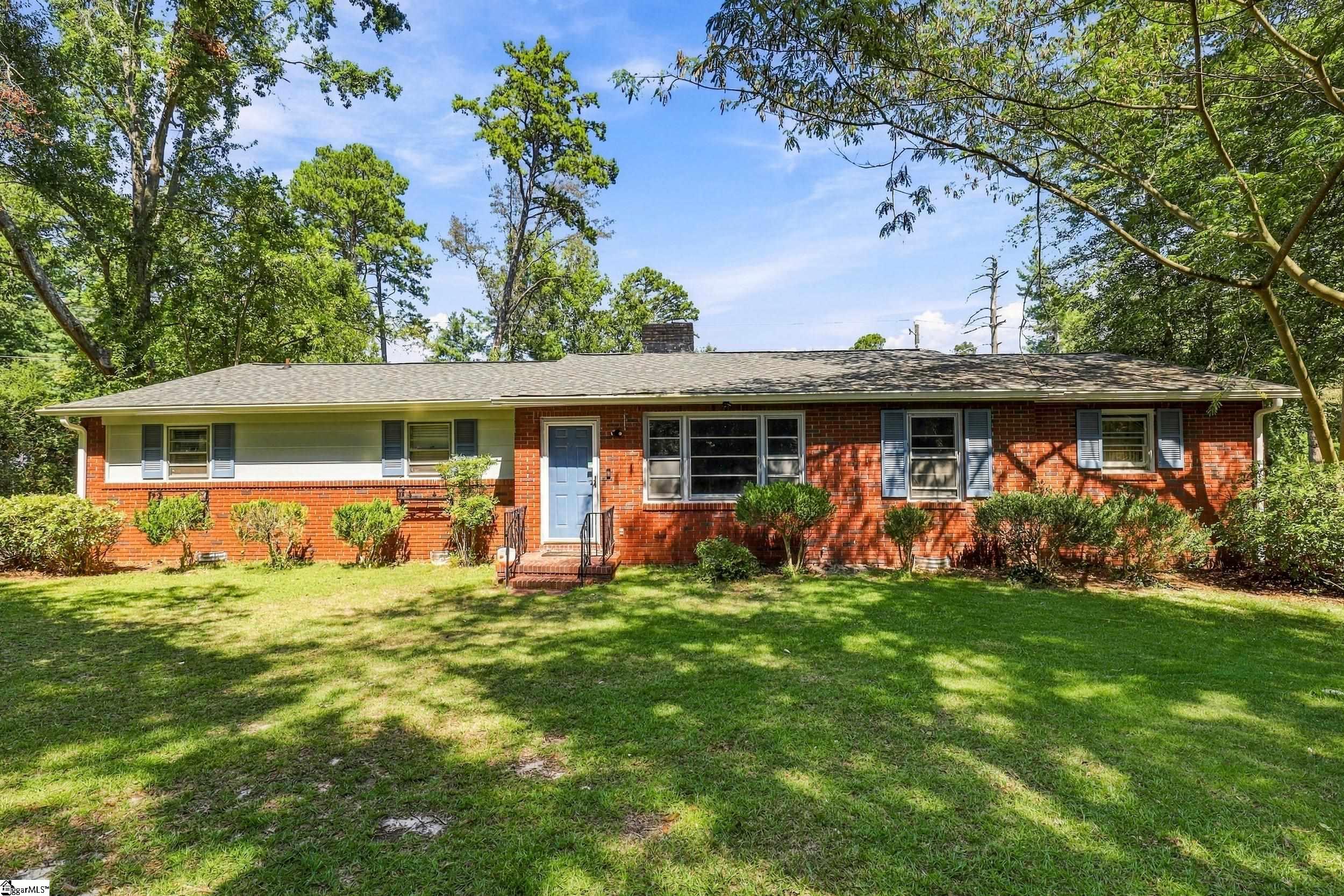 118 Kensington Drive Property Photo 1