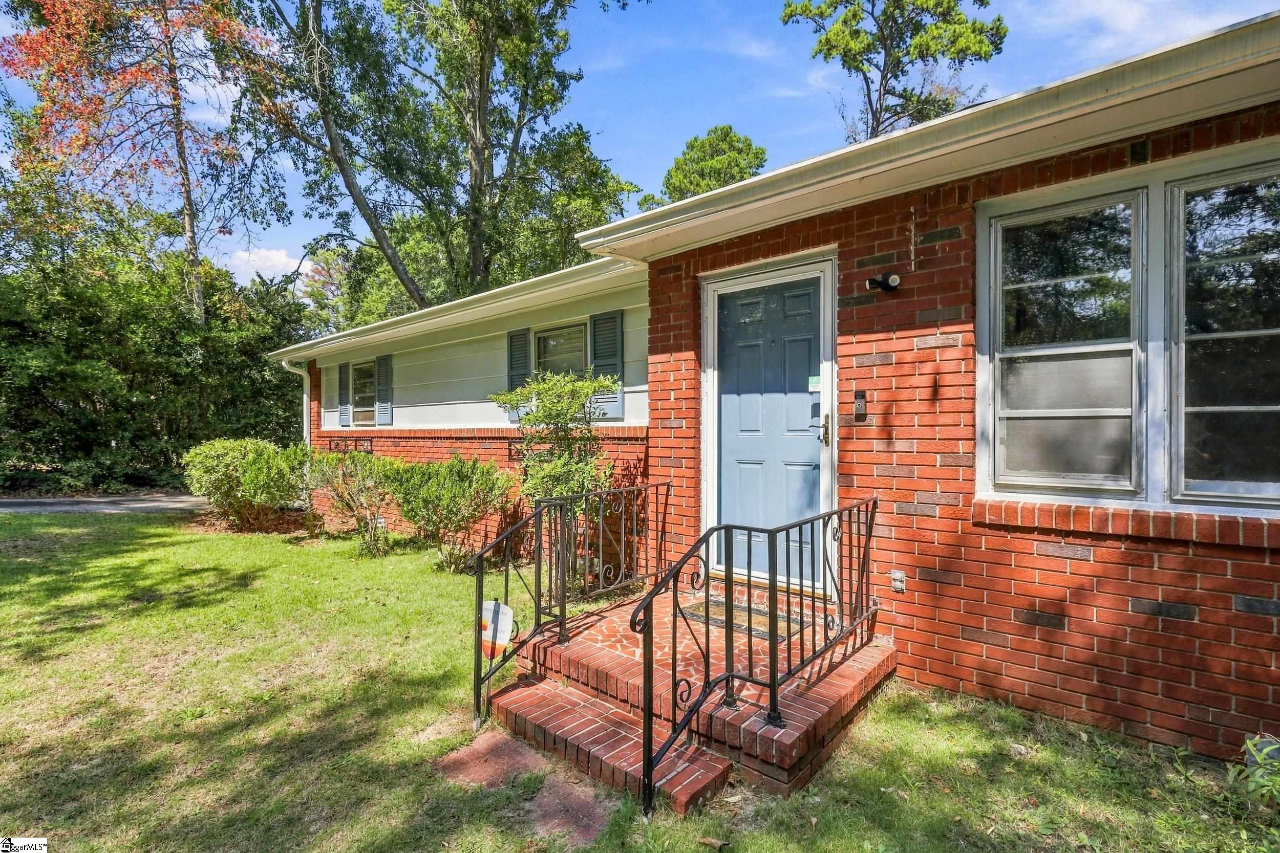 118 Kensington Drive Property Photo 2
