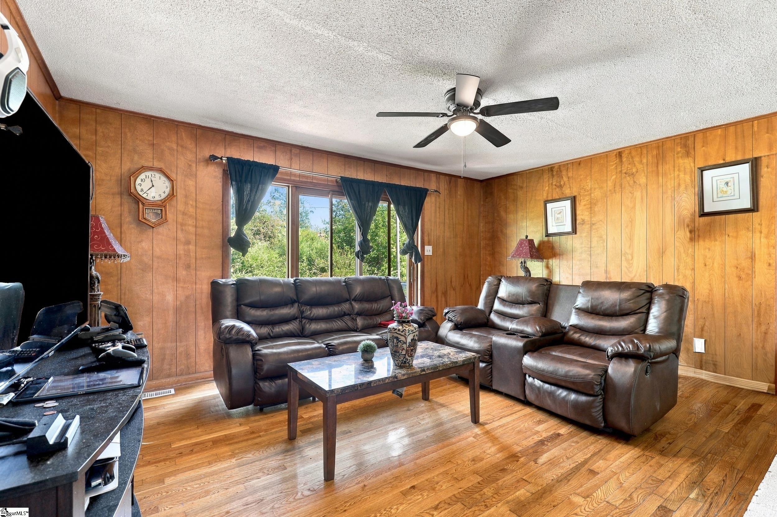 118 Kensington Drive Property Photo 6