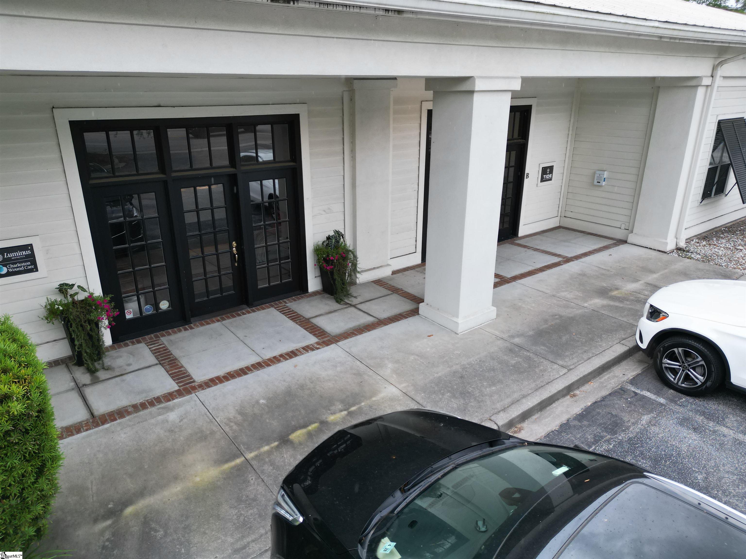 1525 Ashley River Road Property Photo 2