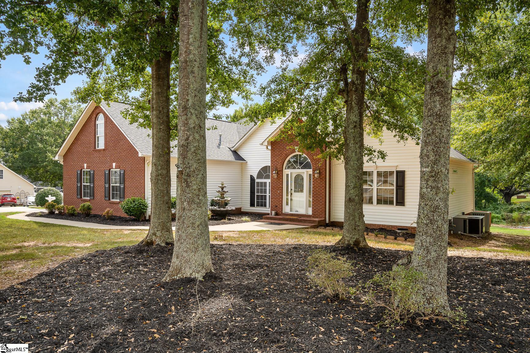 191 Amberwood Drive Property Photo 2