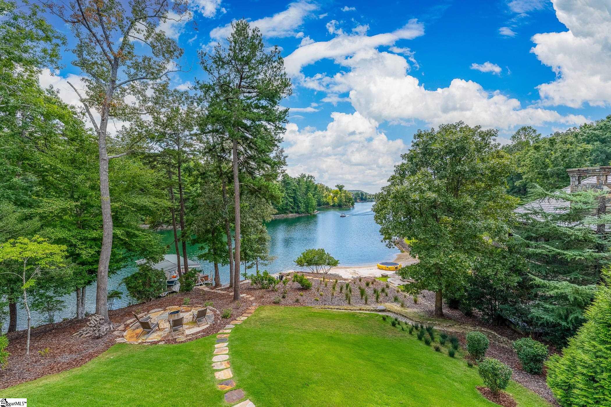 321 Wake Robin Drive Property Photo 8