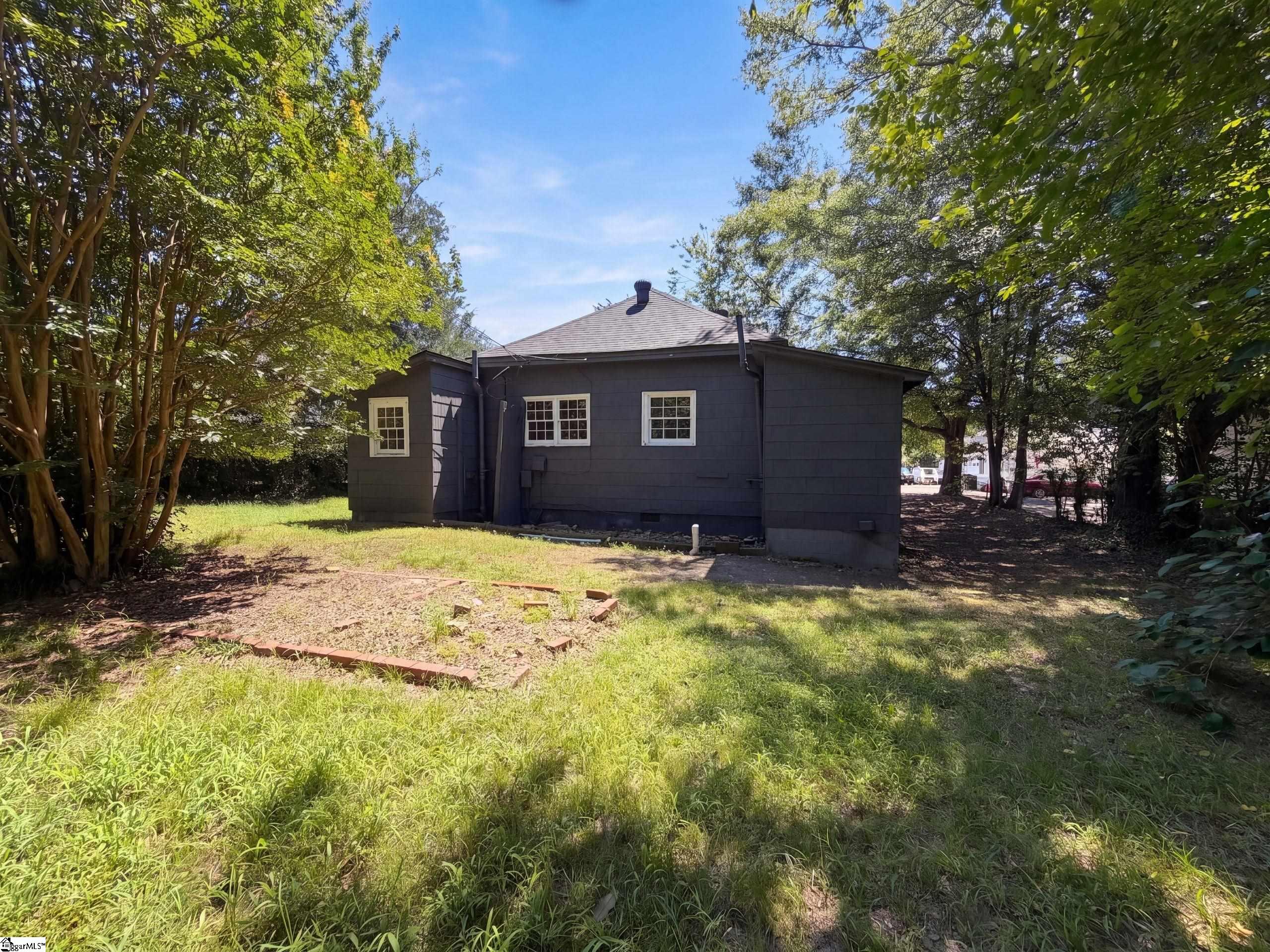 372 Oliver Street Property Photo 5
