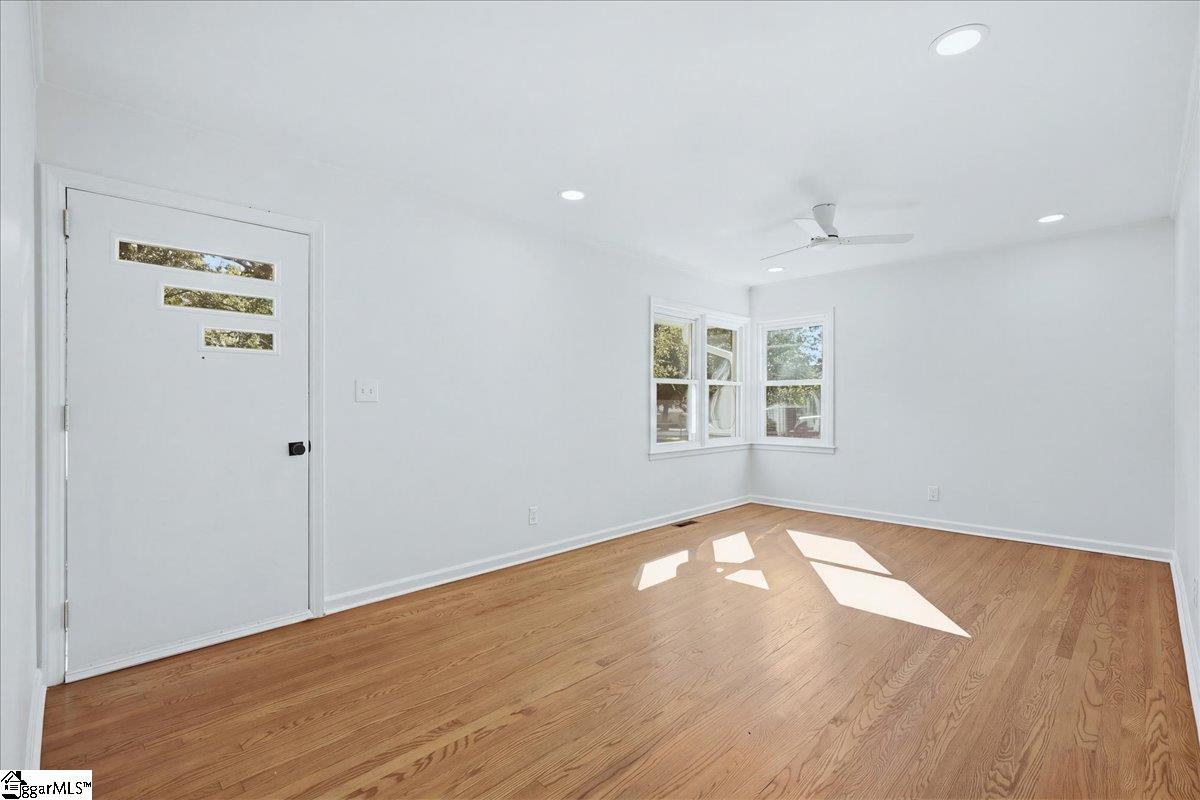 218 Elaine Avenue Property Photo 7