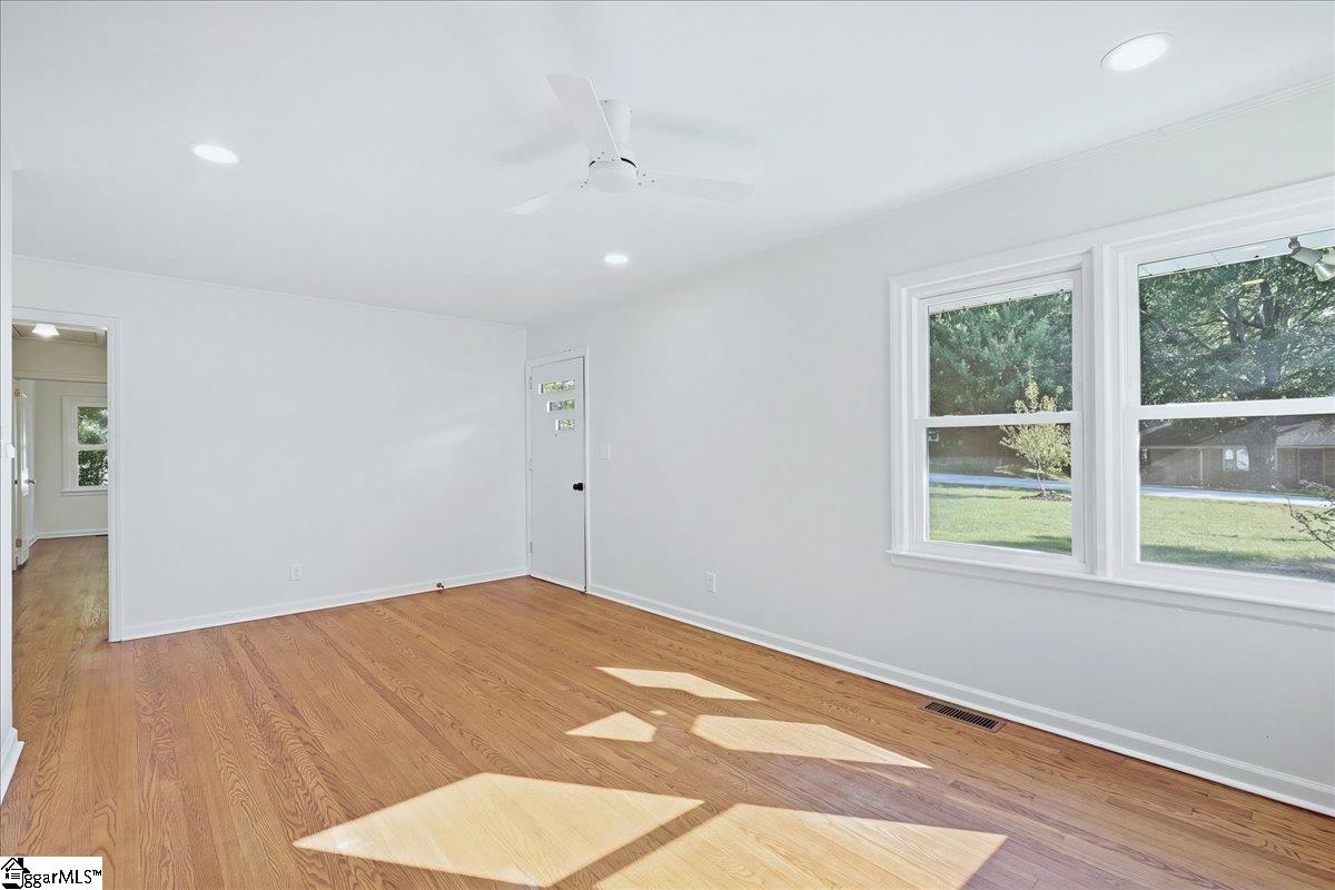 218 Elaine Avenue Property Photo 8
