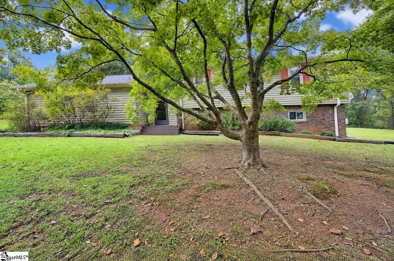 1206 Lakeview Drive Property Photo 2