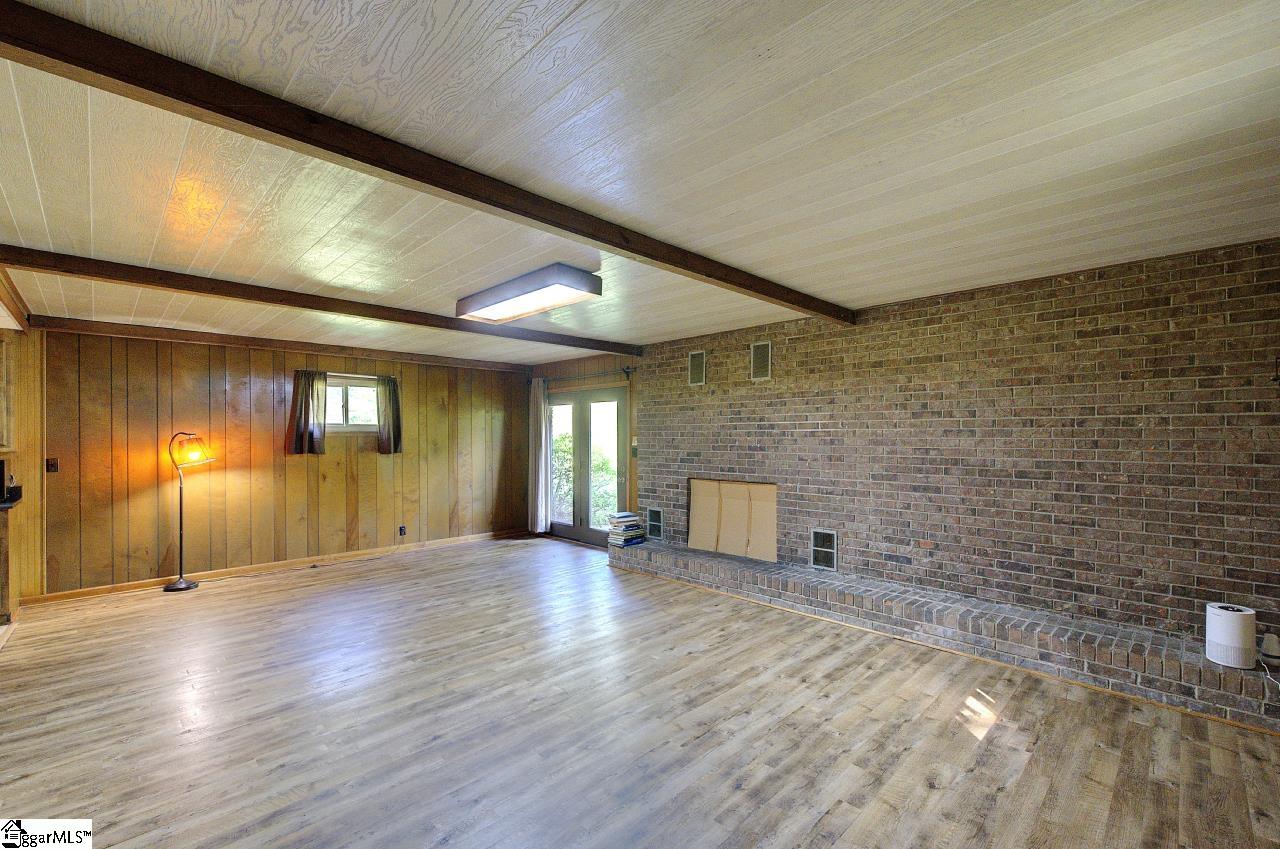 1206 Lakeview Drive Property Photo 6