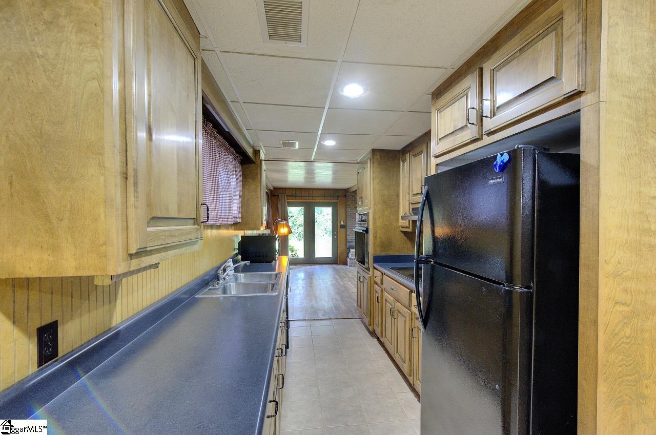 1206 Lakeview Drive Property Photo 7
