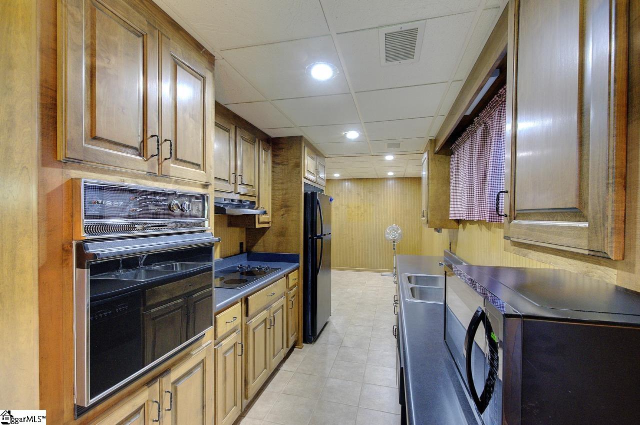 1206 Lakeview Drive Property Photo 9