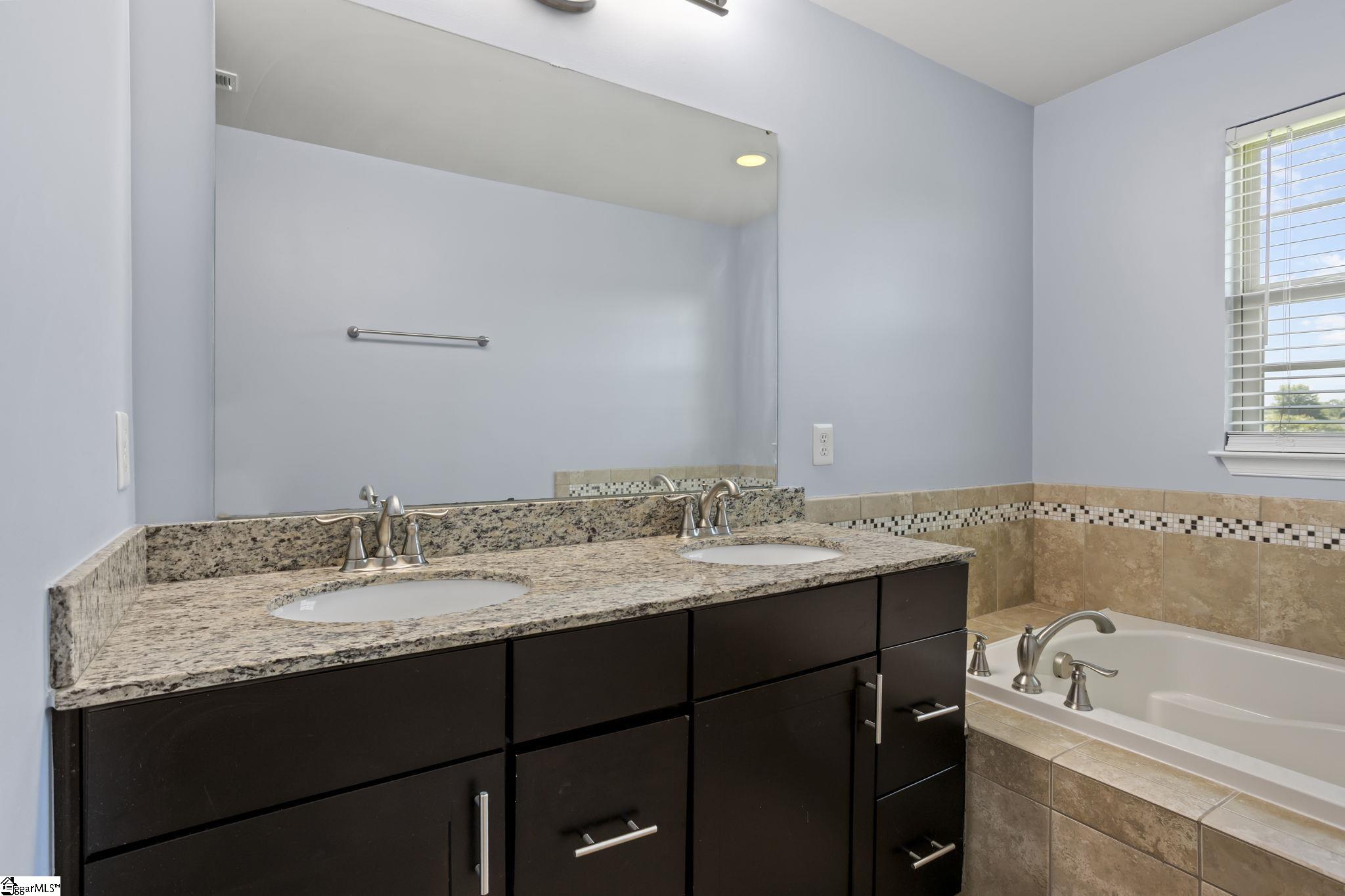 22 Irvington Drive Property Photo 25