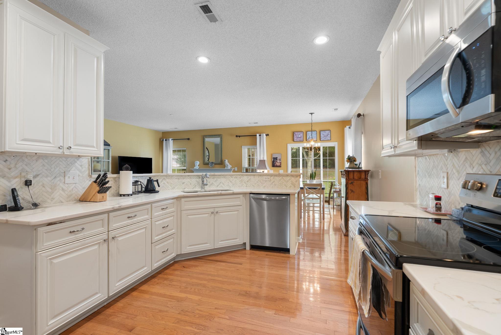 306 Jockey Court Property Photo 8