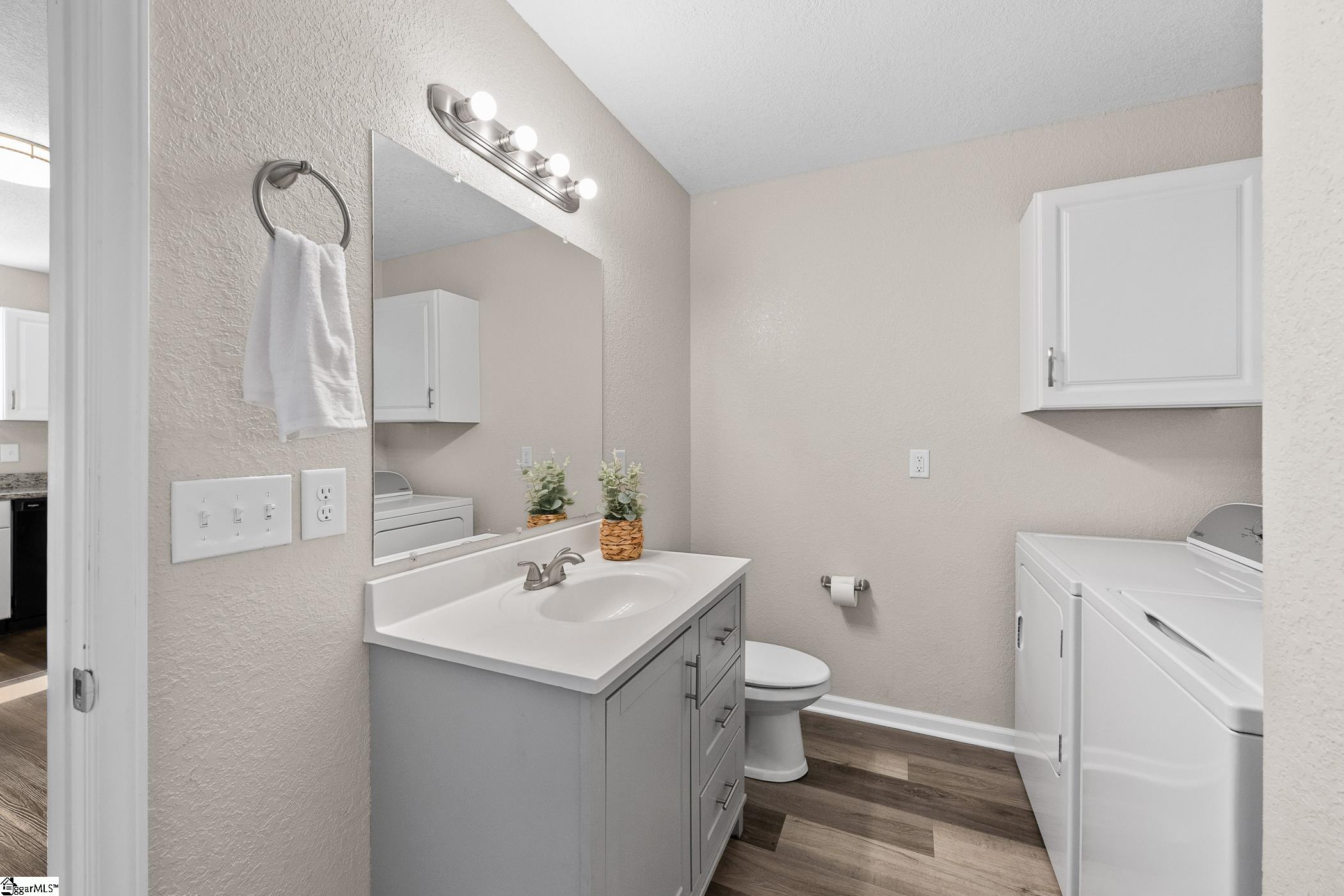 405 Hill Street Property Photo 23
