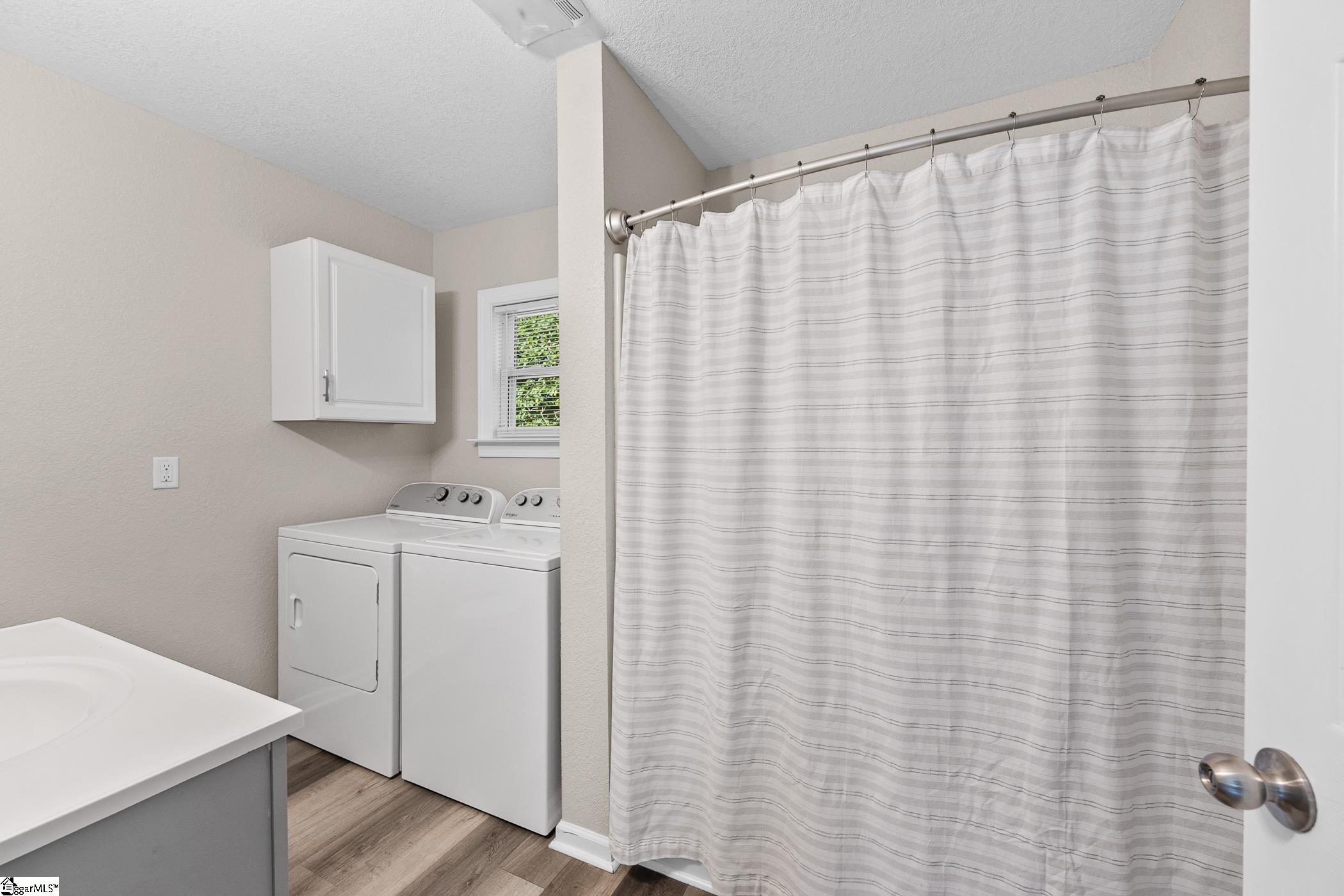405 Hill Street Property Photo 24