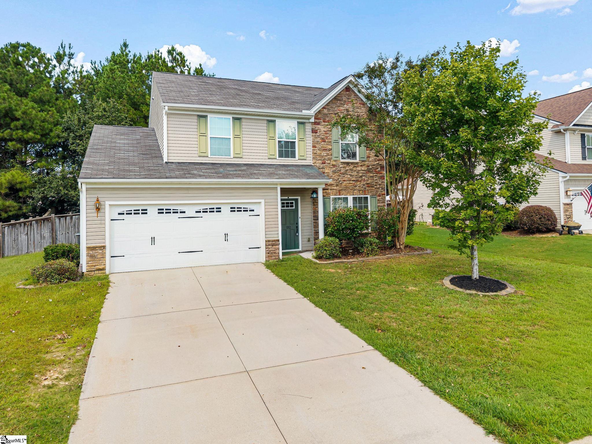 132 Hamilton Court Property Photo 2