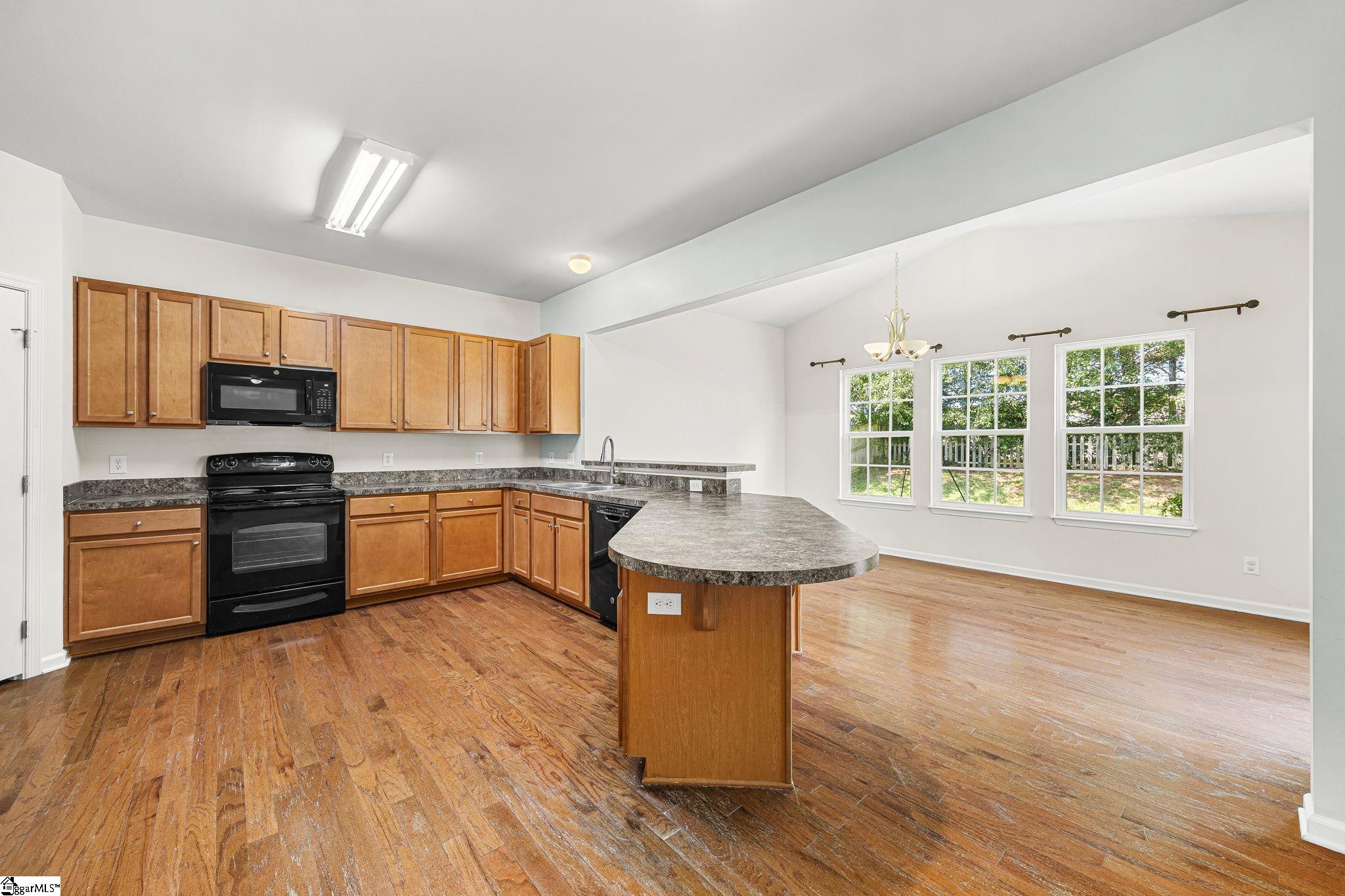132 Hamilton Court Property Photo 13