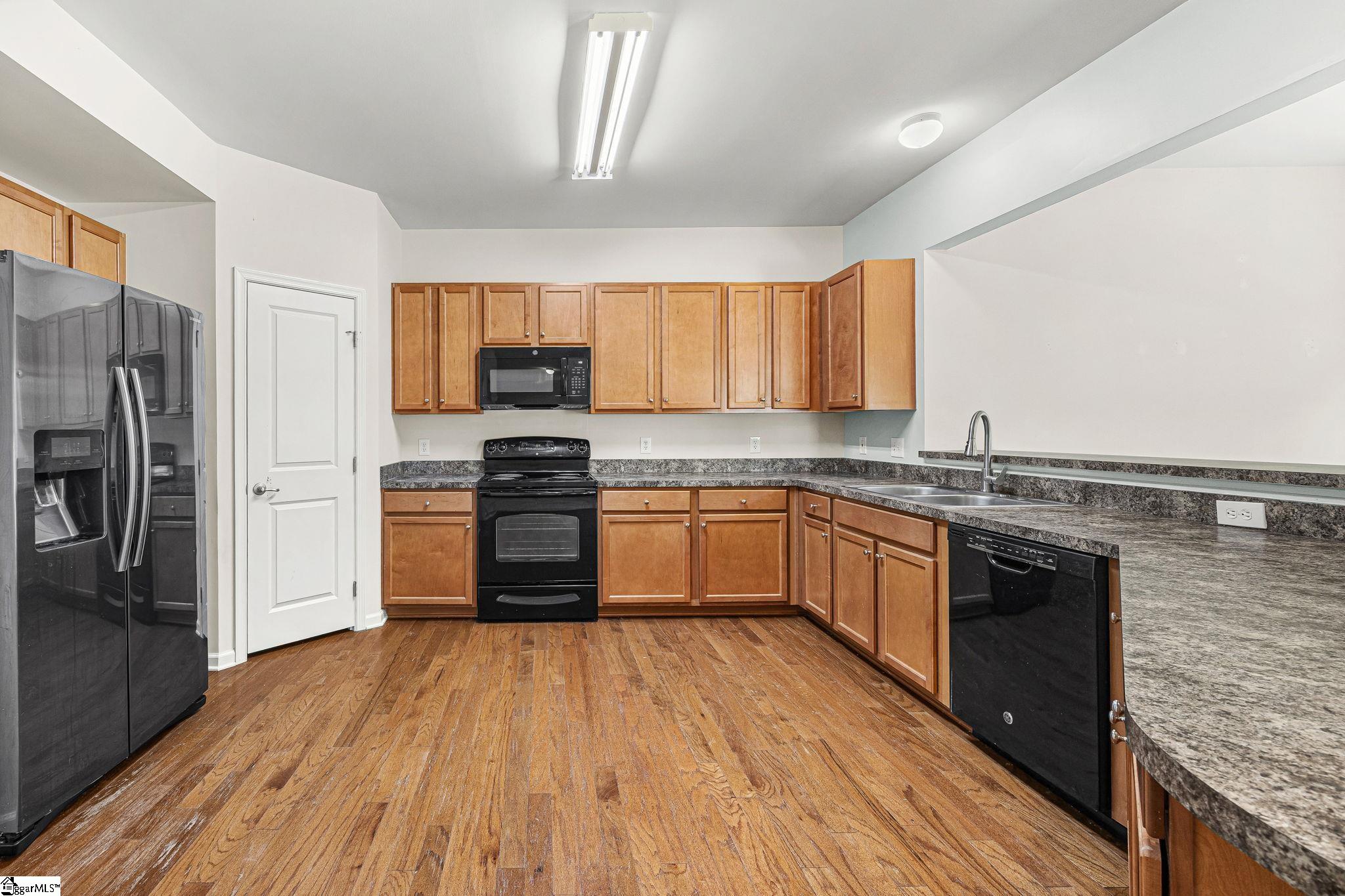 132 Hamilton Court Property Photo 14