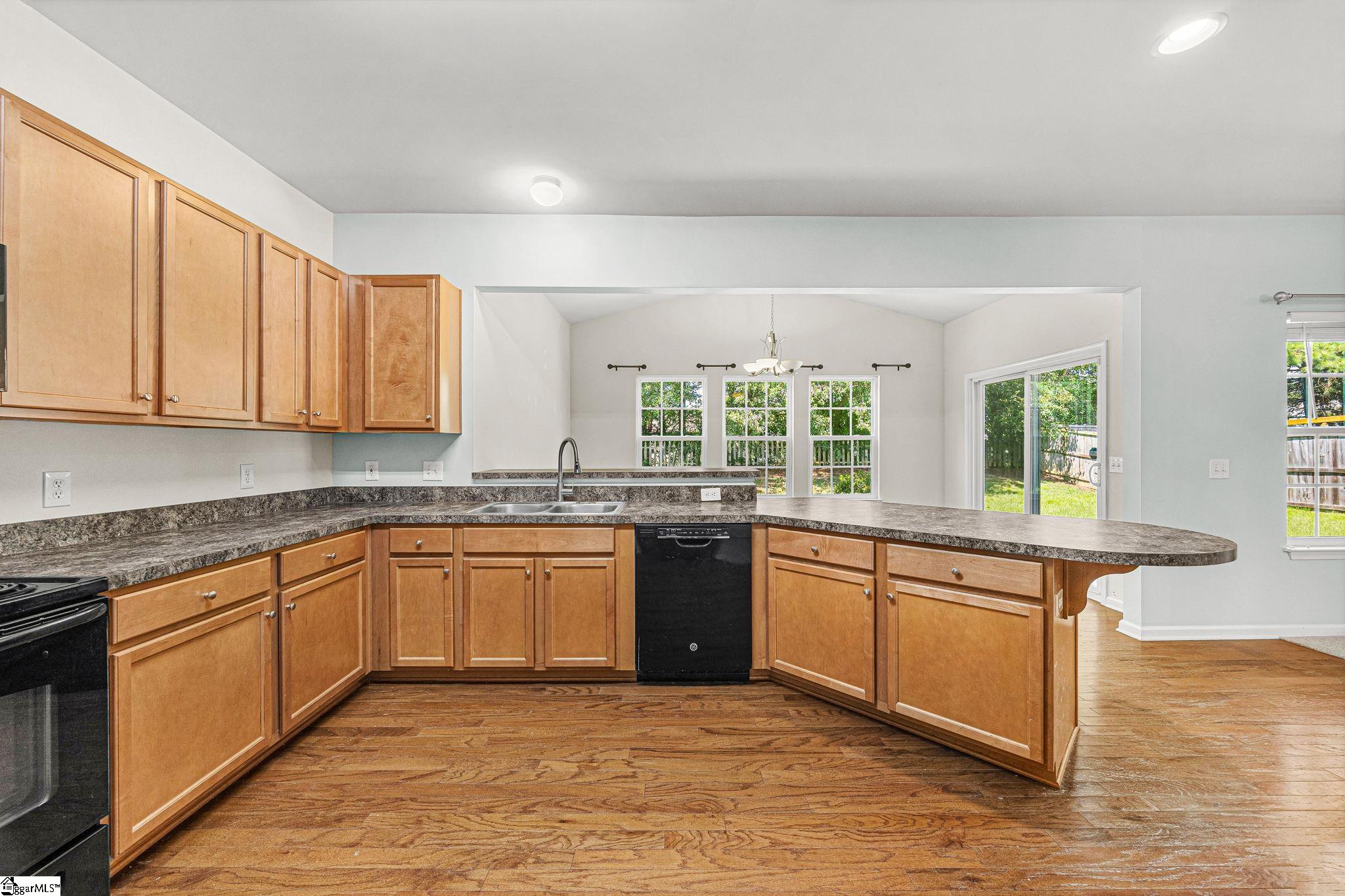 132 Hamilton Court Property Photo 15