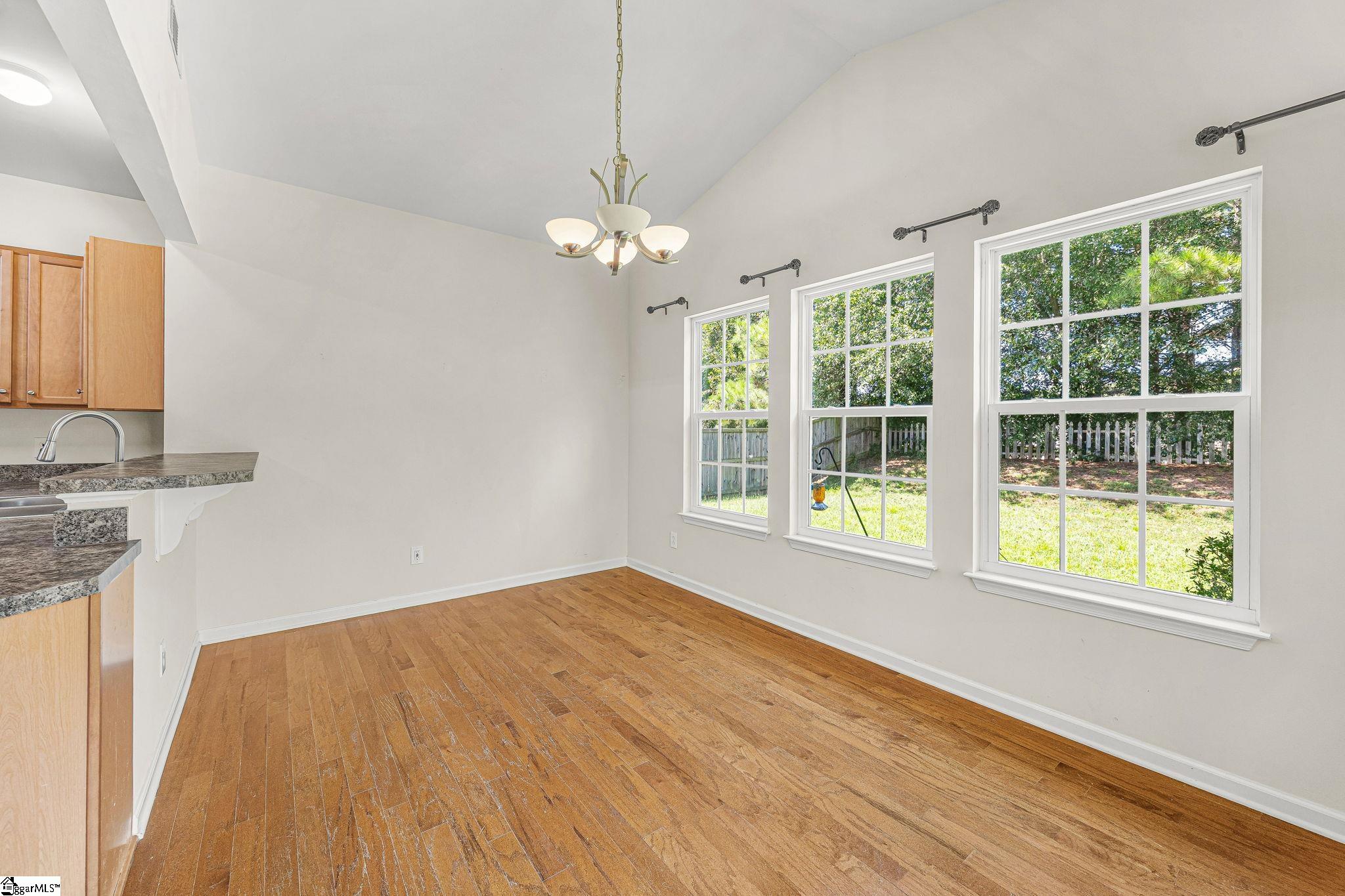 132 Hamilton Court Property Photo 16