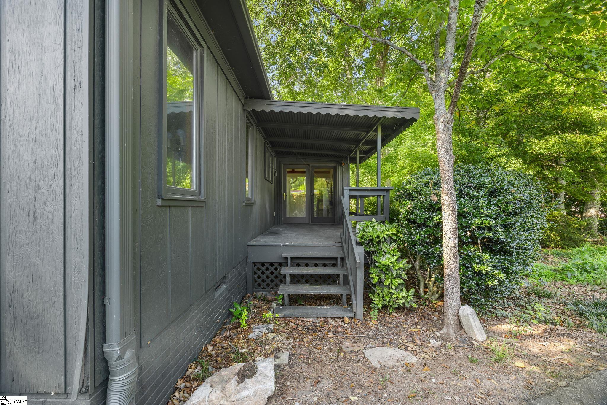 17 Ogden Drive Property Photo 2
