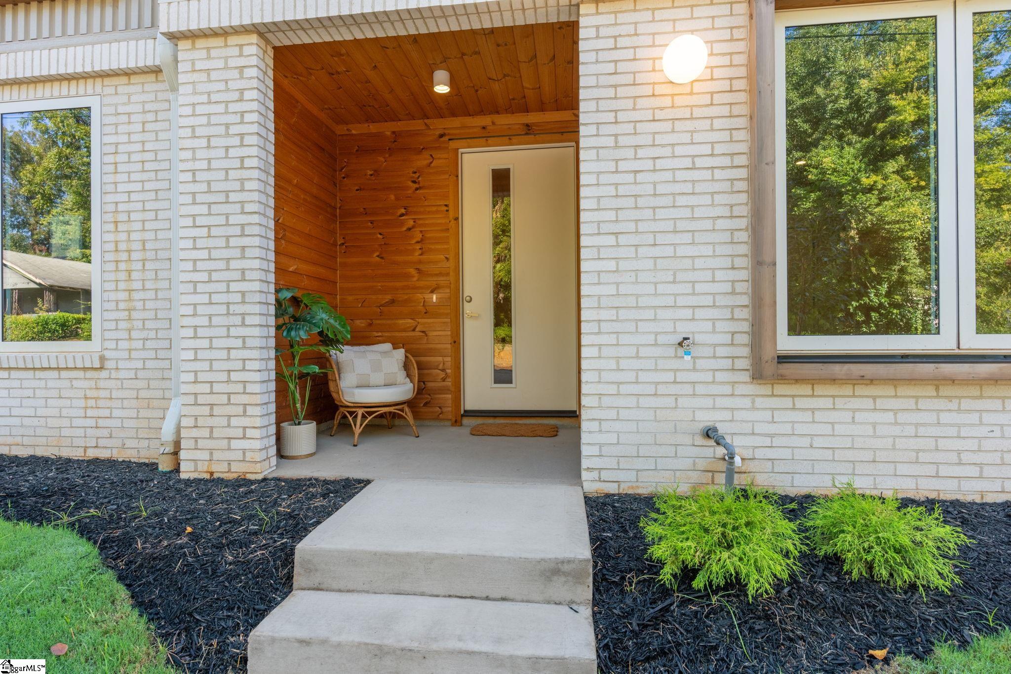 123 S Leach Street Property Photo 4