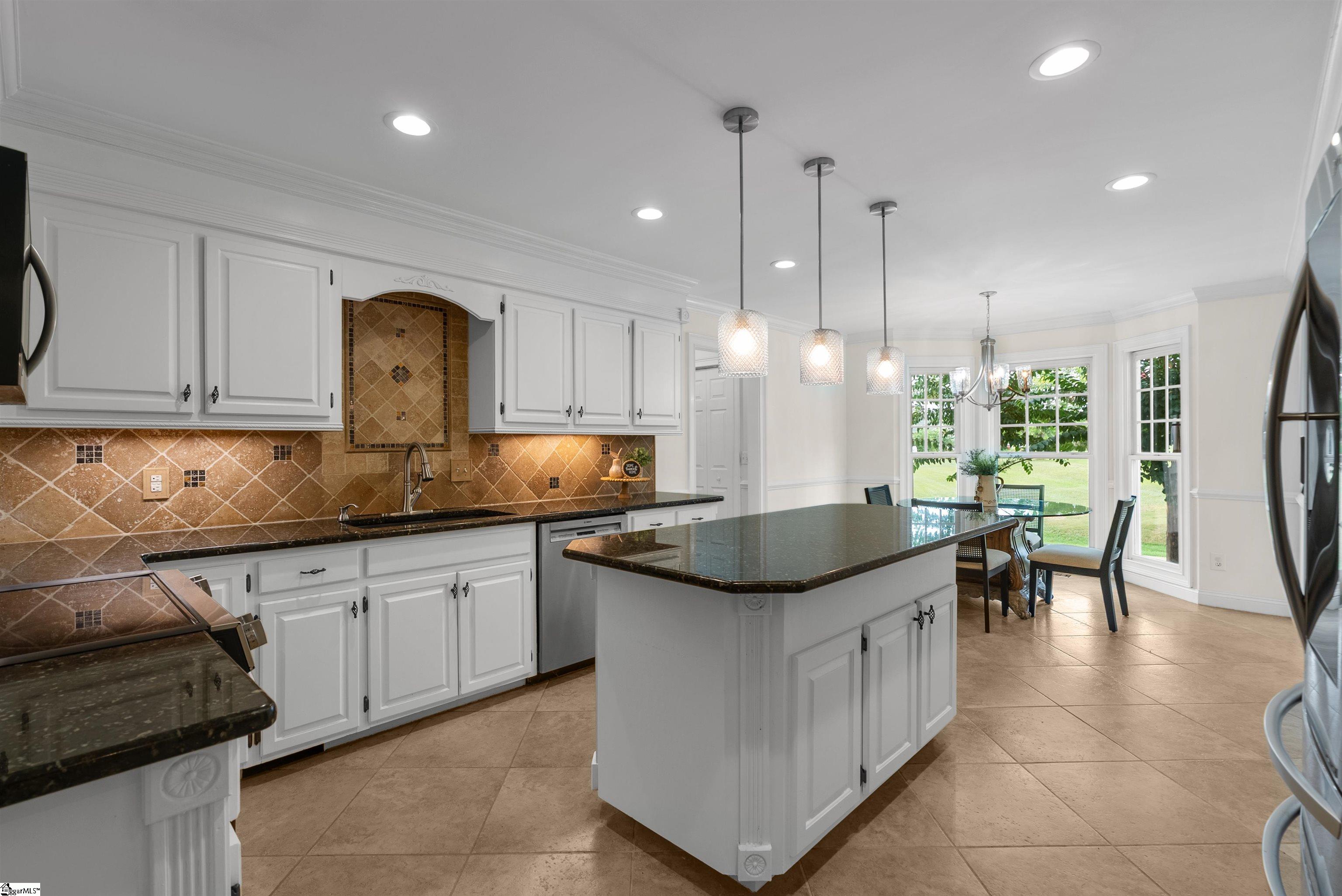 1604205 Property Photo 13