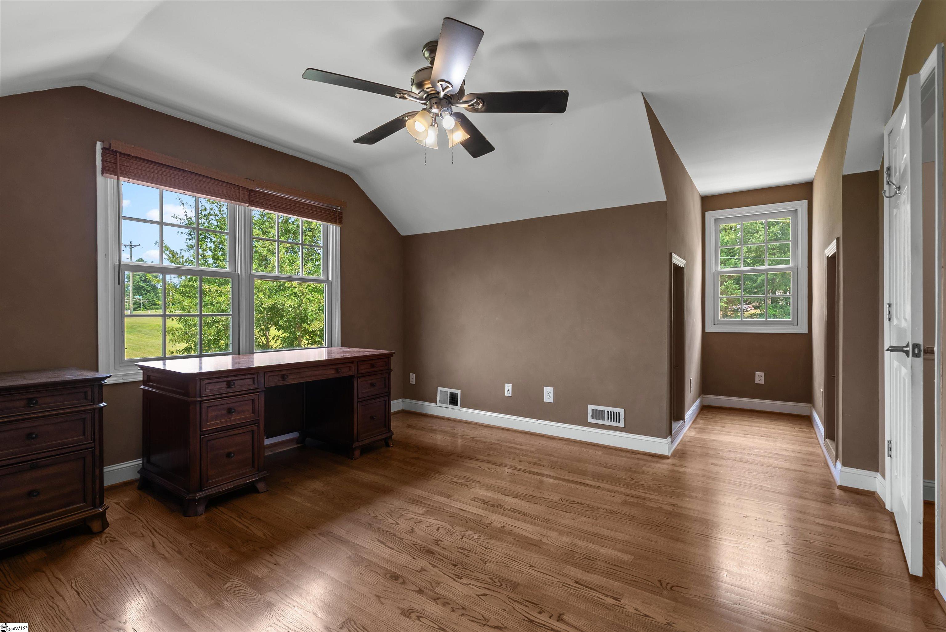 1604205 Property Photo 38