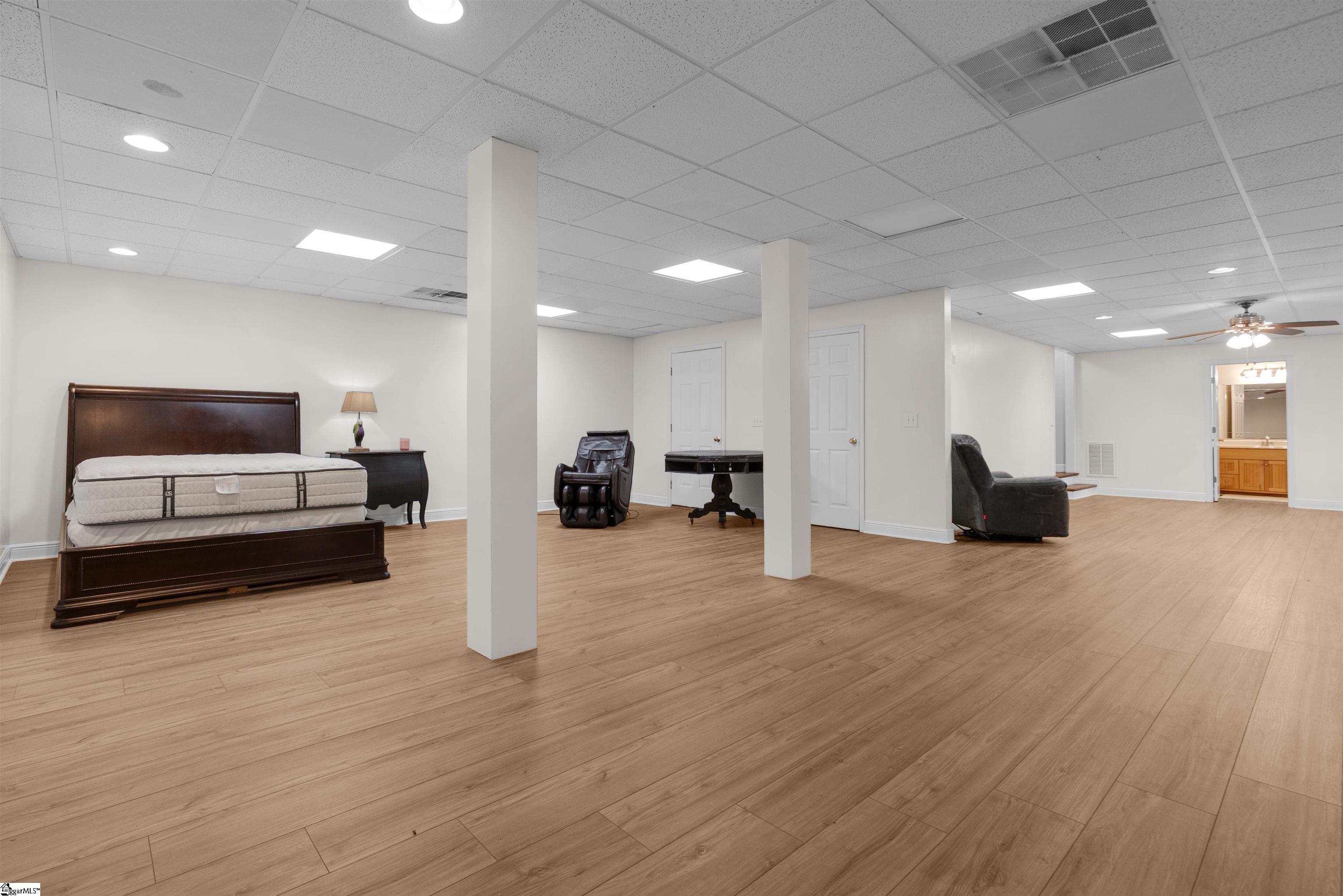 1604205 Property Photo 48