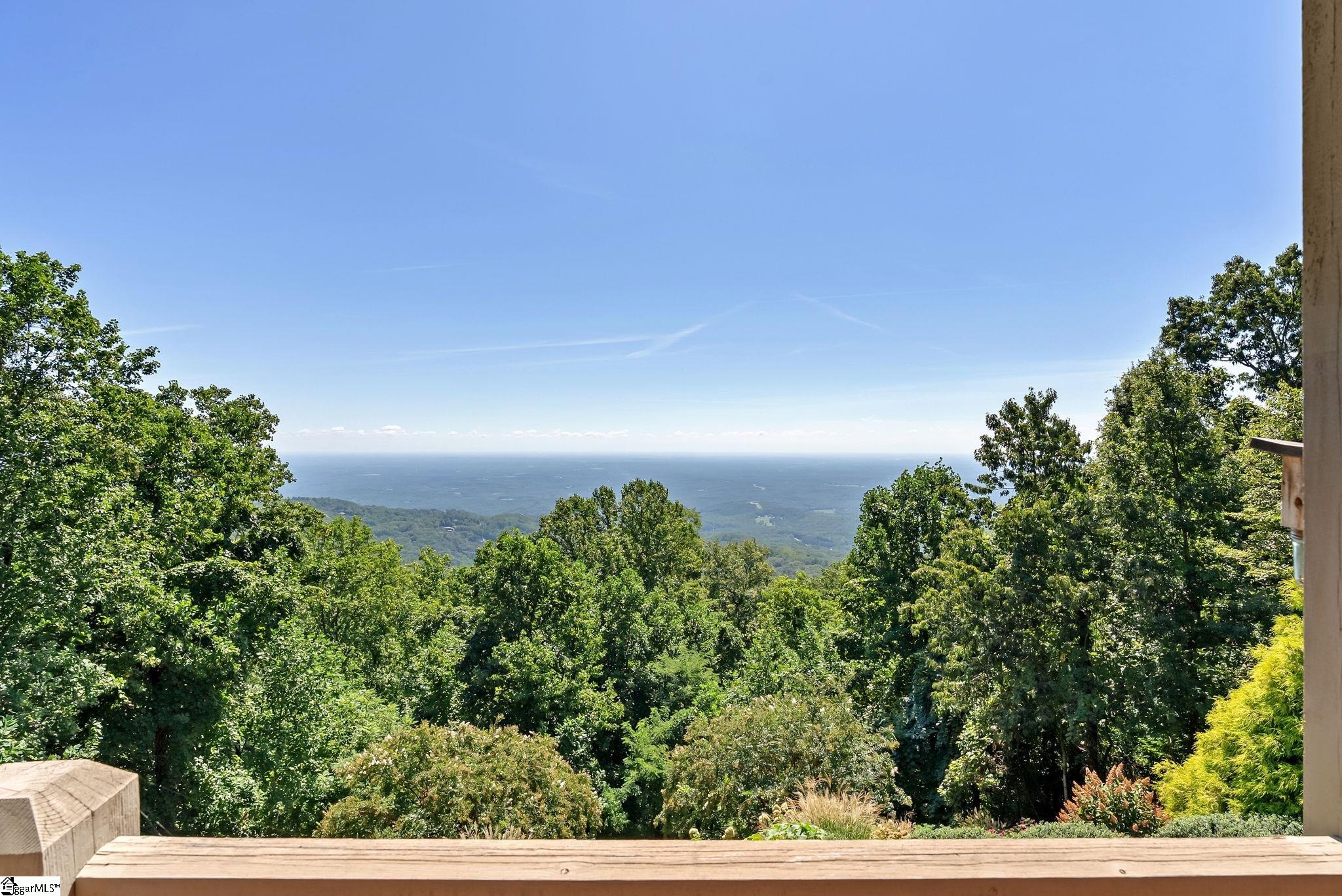 49 The Cliffs Parkway Property Photo 2
