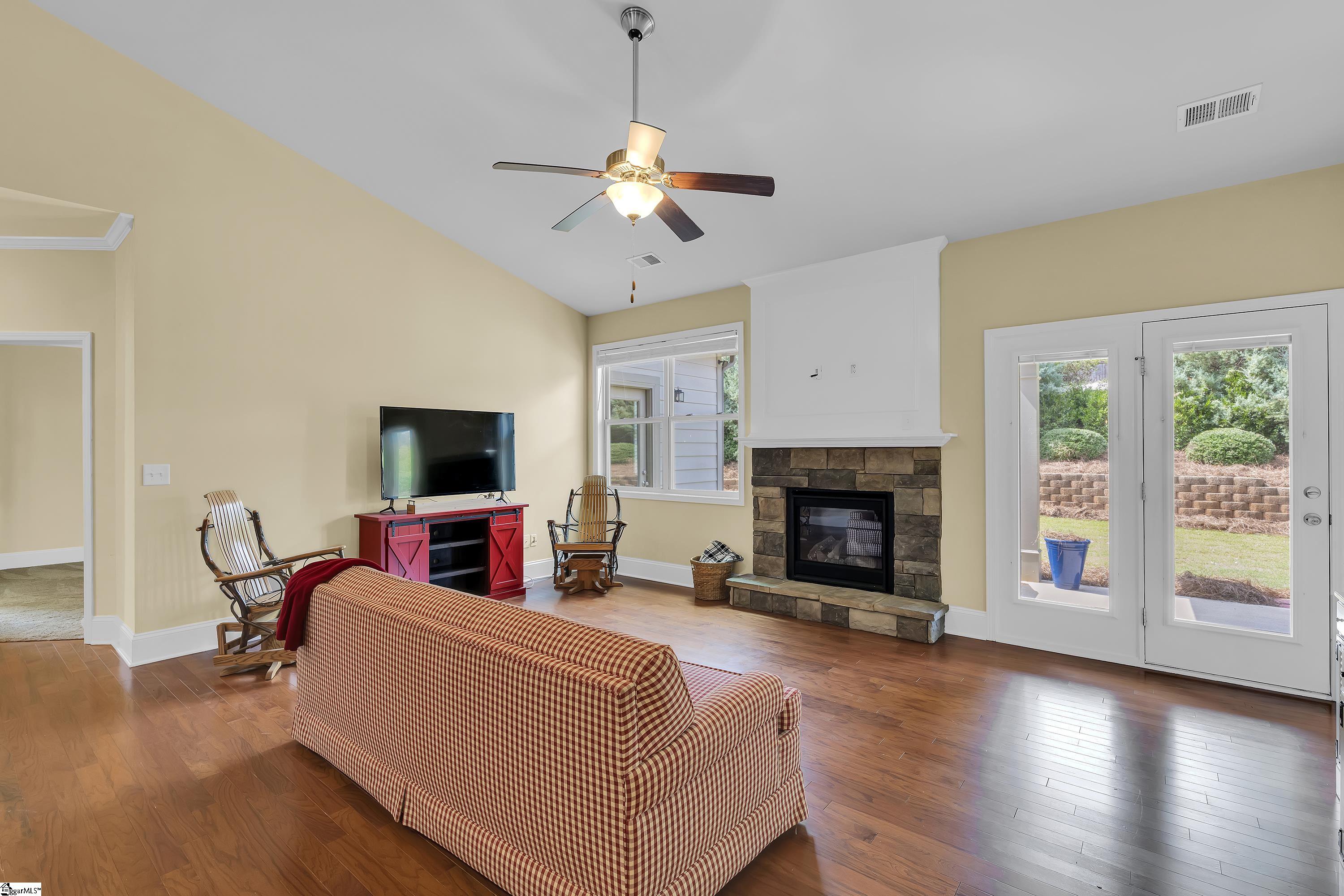 63 Scotts Bluff Drive Property Photo 11