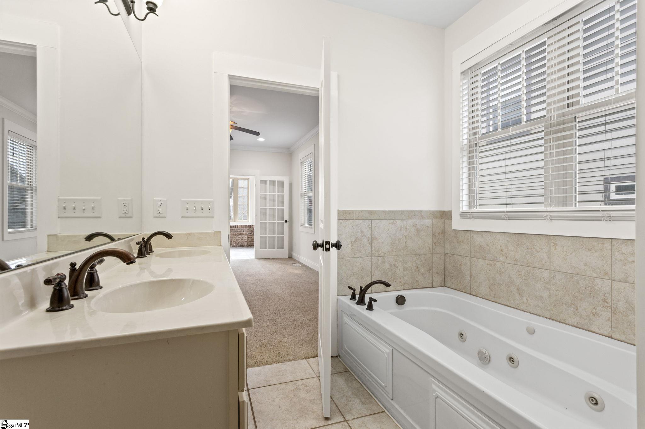 6 Worthington Court Property Photo 23