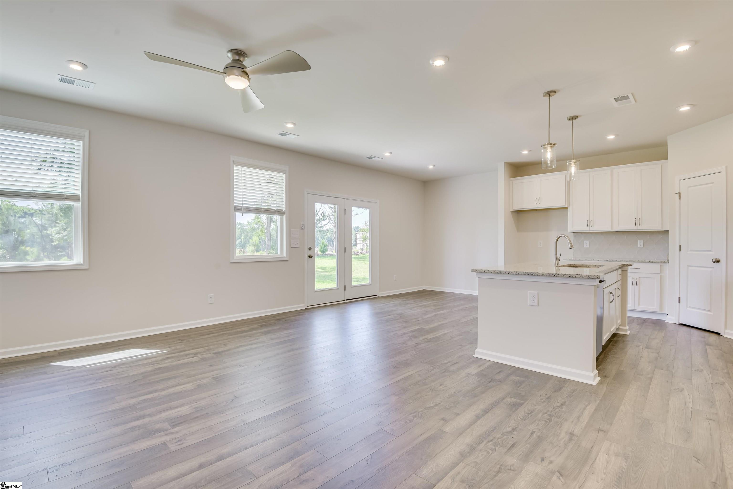 806 Honeylocust Lane Property Photo 3