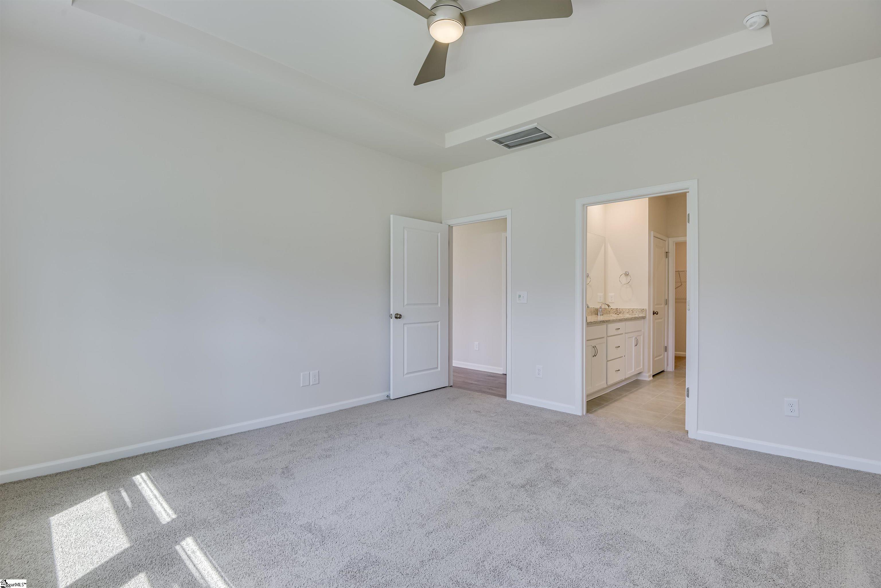 806 Honeylocust Lane Property Photo 8